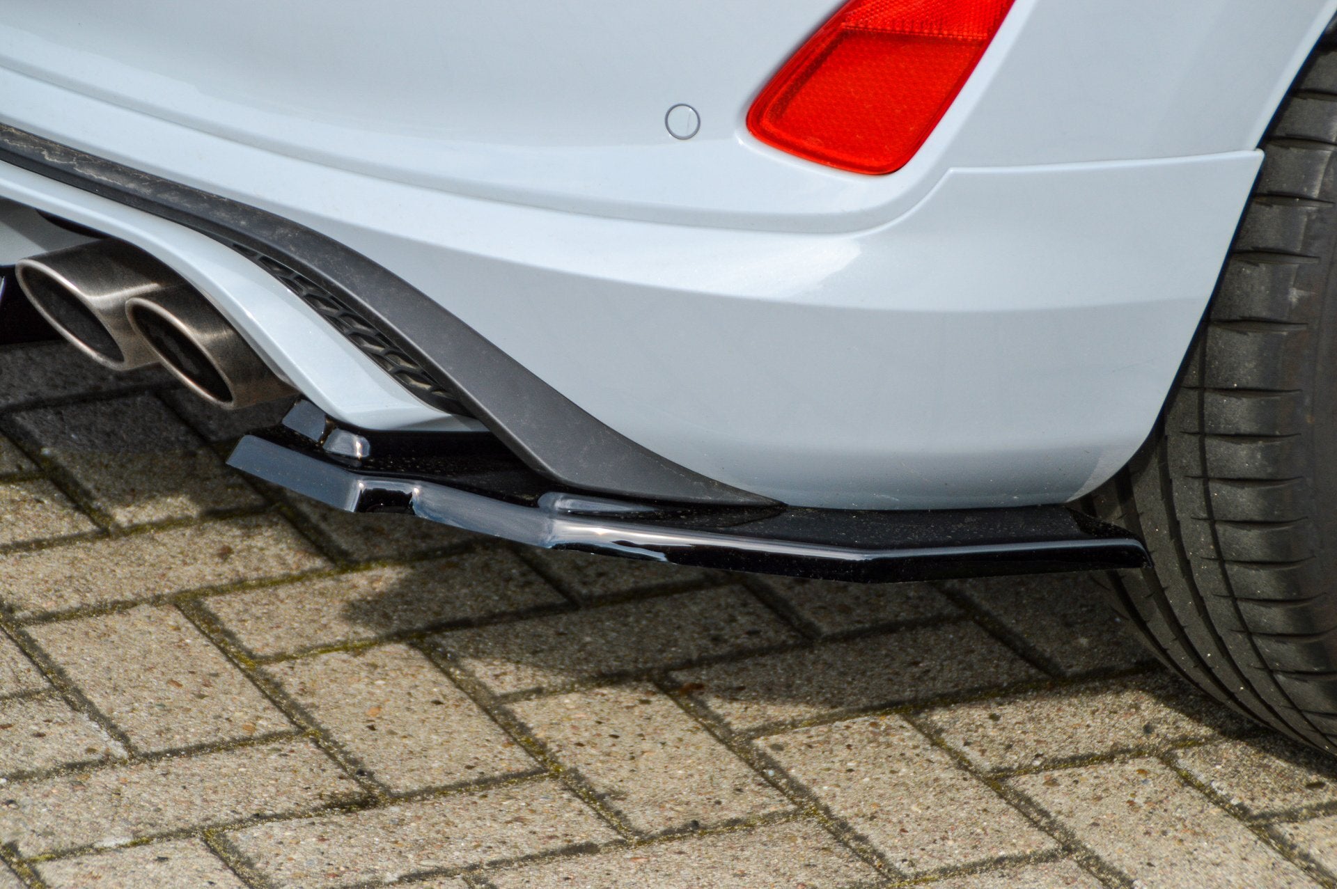 Heckansatz aus ABS für Ford Fiesta ST MK8 JHH Carbon Optik