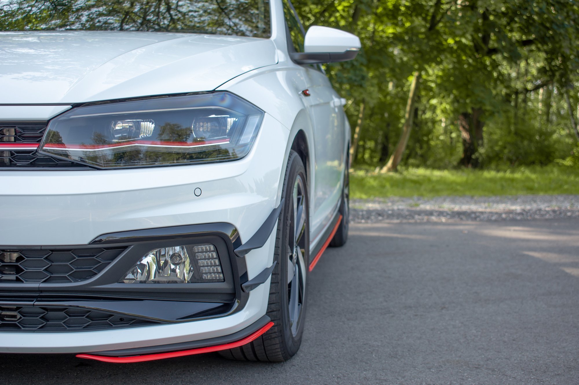 Front Ansatz für Seite VW Polo GTI / R-line Mk6 schwarz Hochglanz