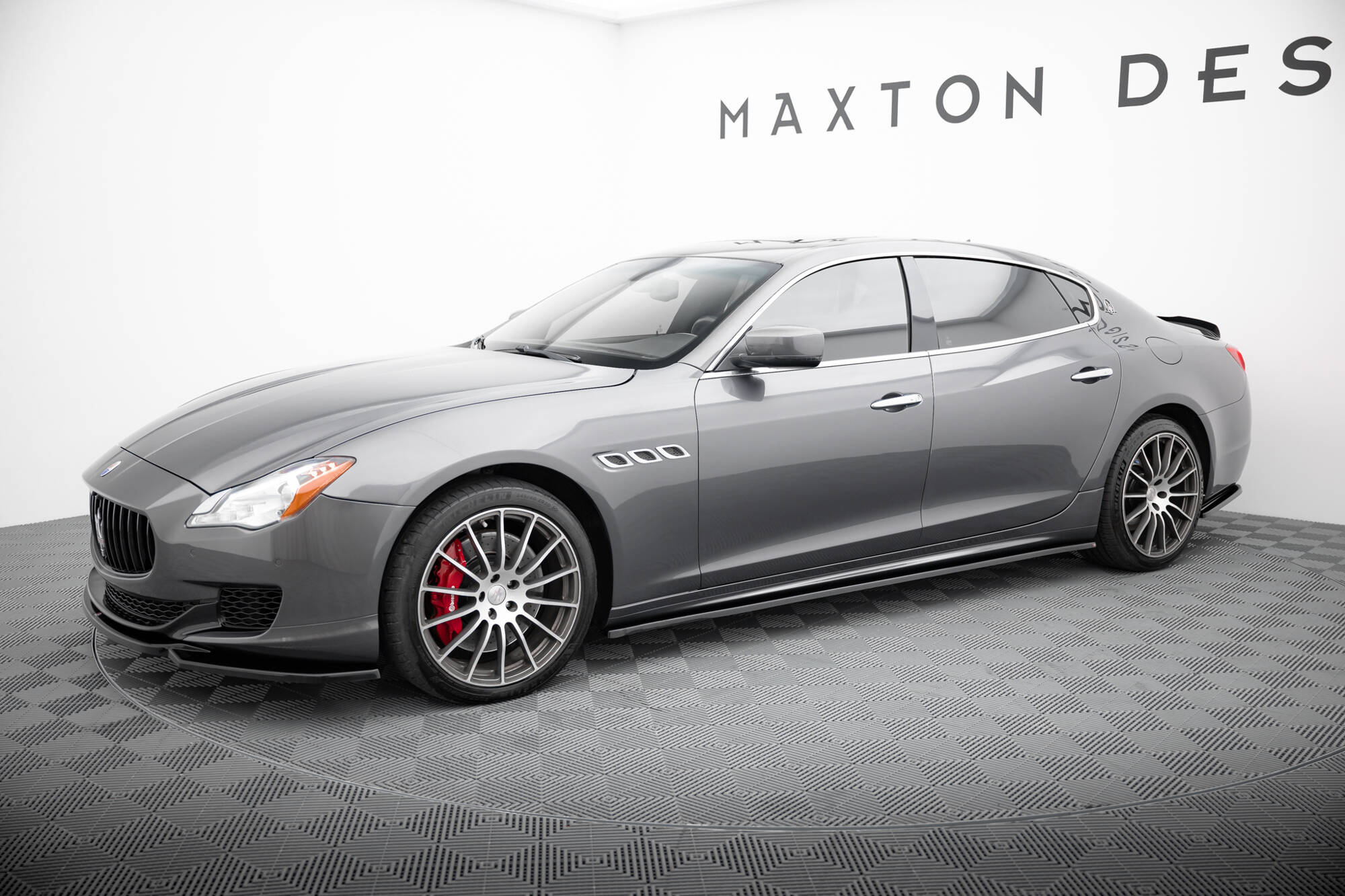 Seitenschweller Ansatz Paar passend für Maserati Quattroporte Mk6 schwarz Hochglanz