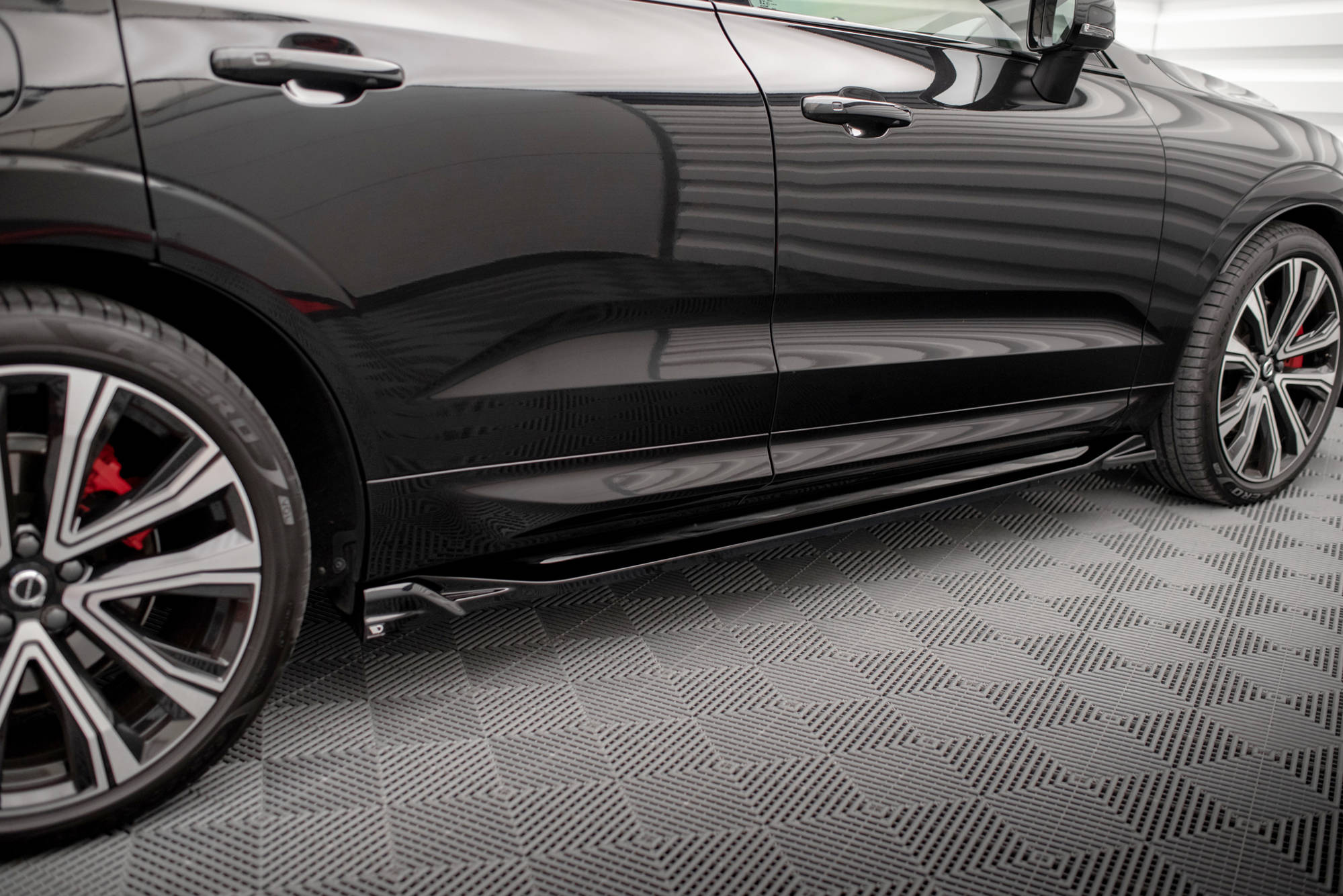 Street+ Seitenschweller Leisten passend für Volvo XC60 R-Design Mk2 FL schwarz Hochglanz