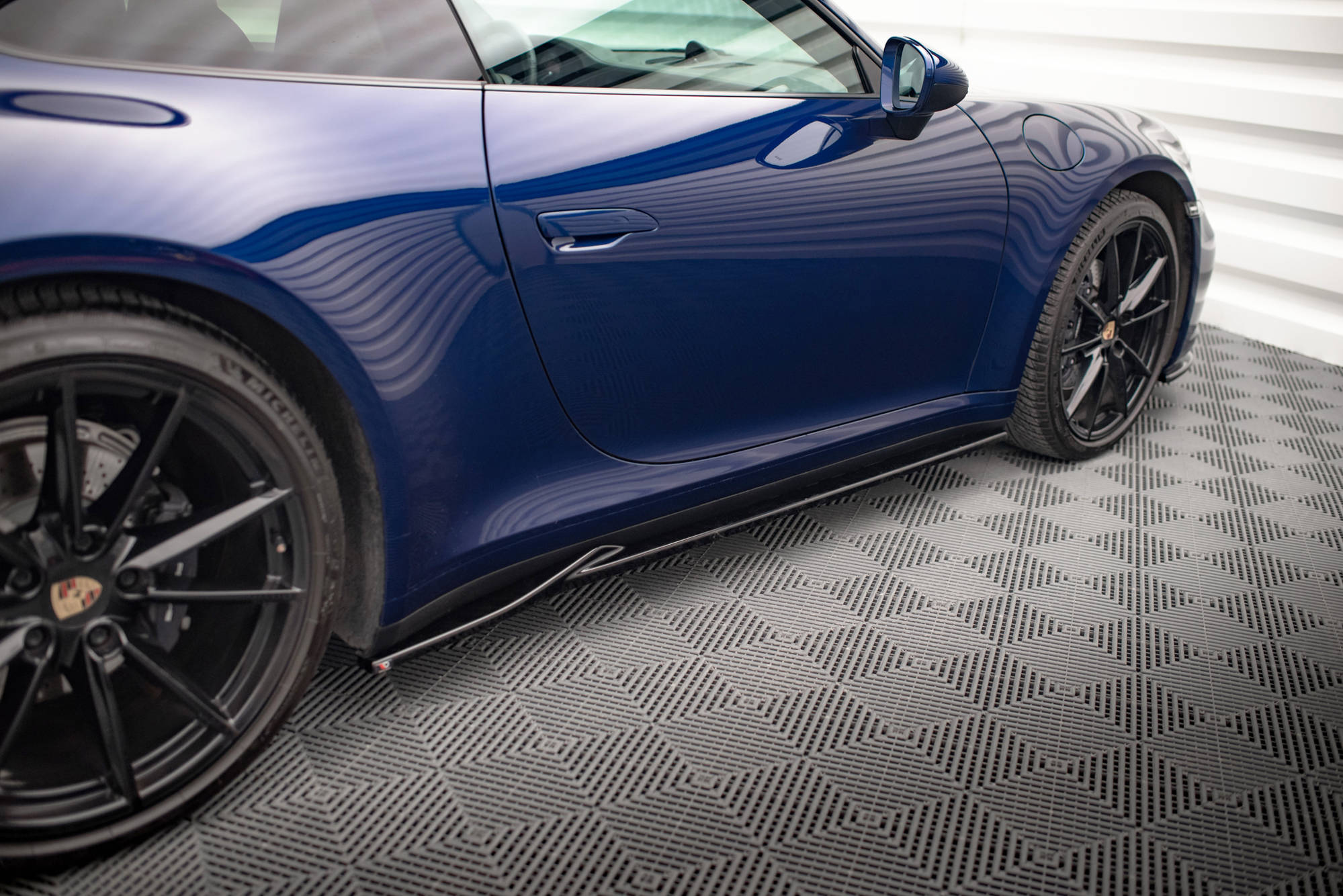 Street+ Seitenschweller Leisten V.1 passend für Porsche 911 Carrera Aero / Carrera GTS 992 schwarz Hochglanz