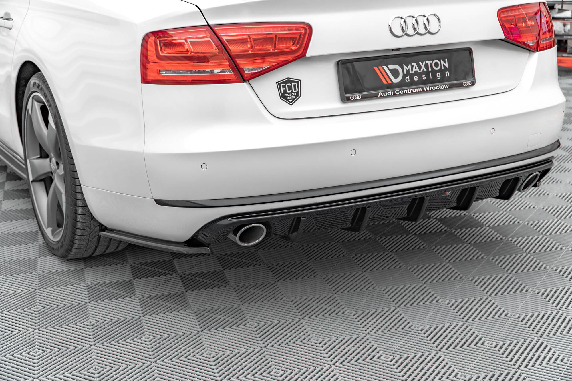Street+ Heck Ansatz Diffusor passend für Audi A8 D4 schwarz Hochglanz