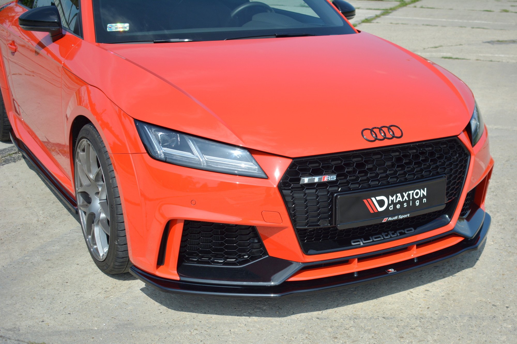 Front Ansatz V.1 für Audi TT RS 8S schwarz Hochglanz