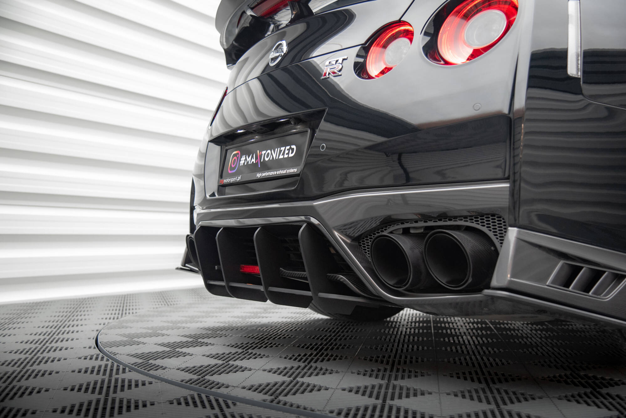 Street Pro Heckschürze Heck Ansatz Diffusor passend für Nissan GTR R35 FL rot