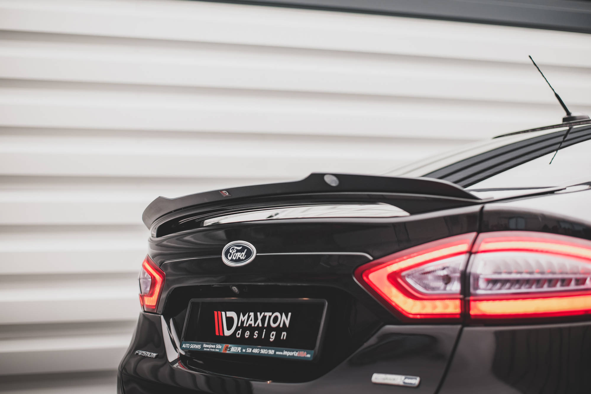 Heck Spoiler Aufsatz Abrisskante passend für Ford Mondeo Mk5 schwarz Hochglanz