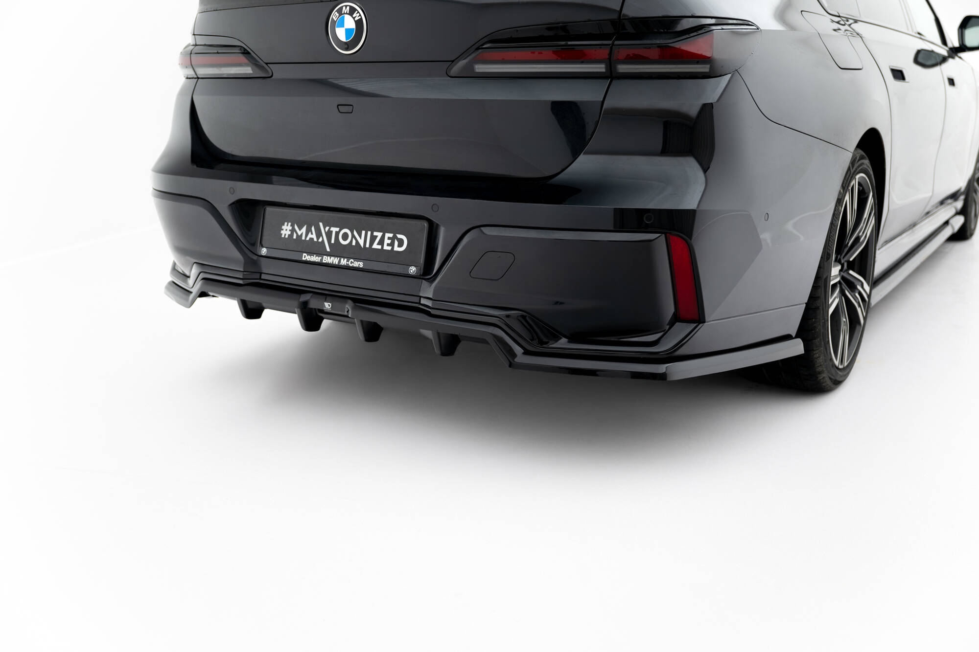 Street+ Mittlerer Diffusor RACE Heck Ansatz passend für BMW 7 M-Paket G70 schwarz Hochglanz