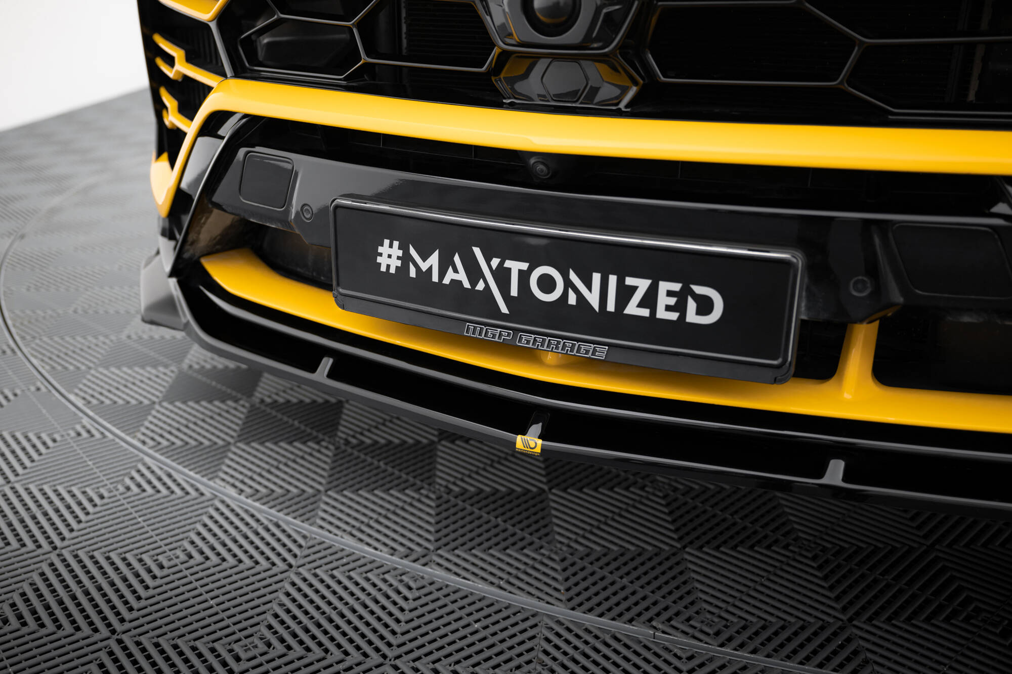 Frontlippe V.3 passend für Lamborghini Urus Mk1 schwarz Hochglanz