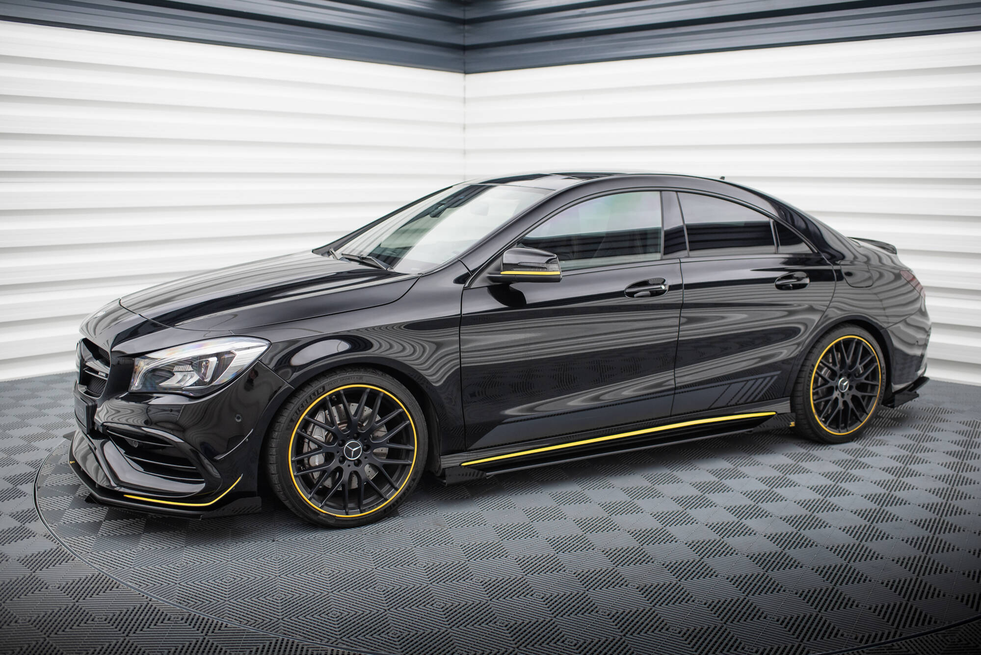 Street Pro Seitenschweller Leisten passend für Mercedes-AMG CLA 45 C117 FL mit AERO Paket rot+ Hochglanz Flaps