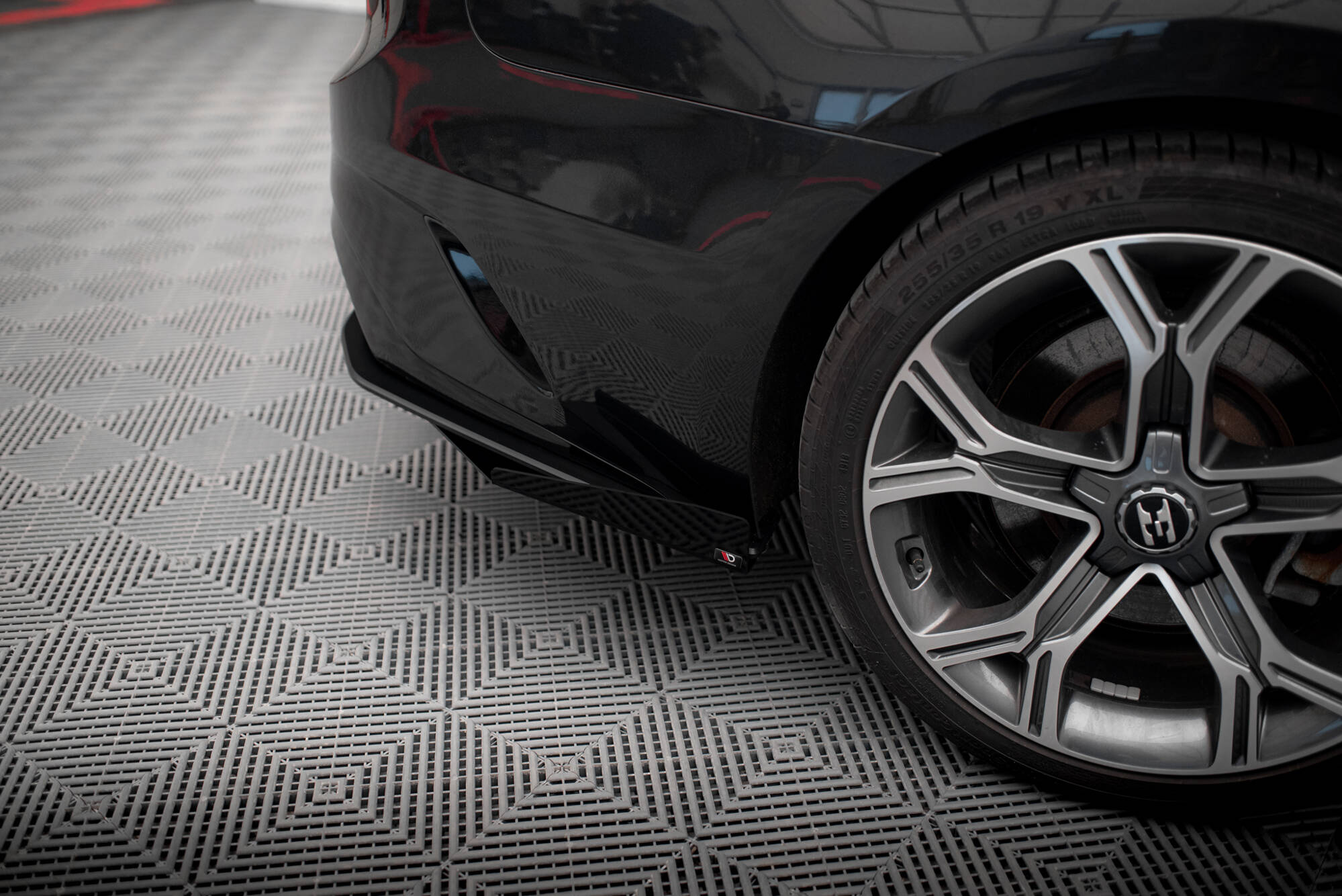 Street Pro Heck Ansatz Flaps passend für Kia Stinger GT-Line Mk1 rot+ Hochglanz Flaps