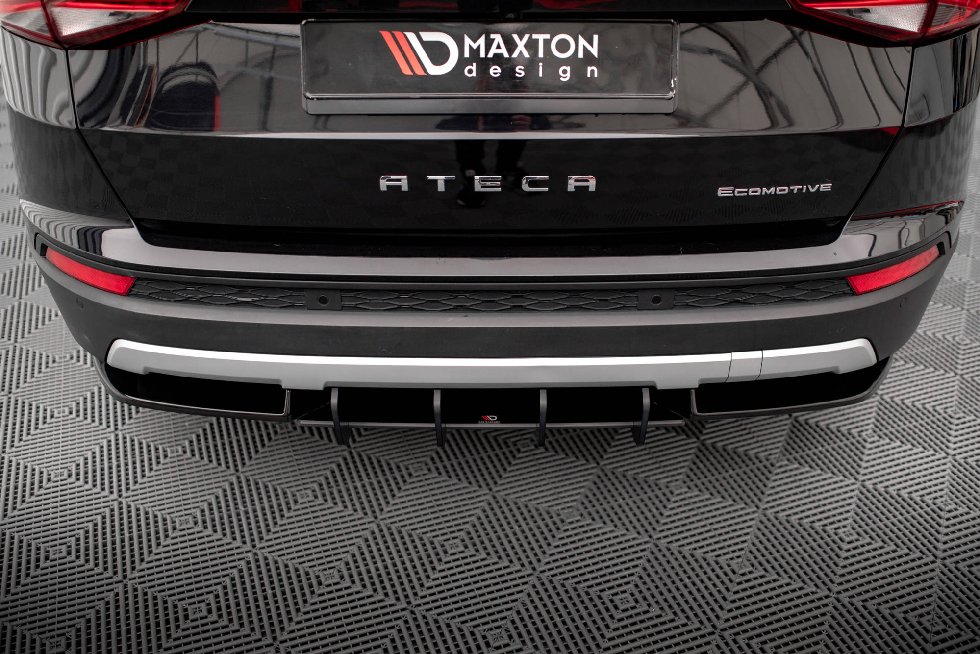 Street Pro Heckschürze Heck Ansatz Diffusor passend für Seat Ateca Mk1 rot
