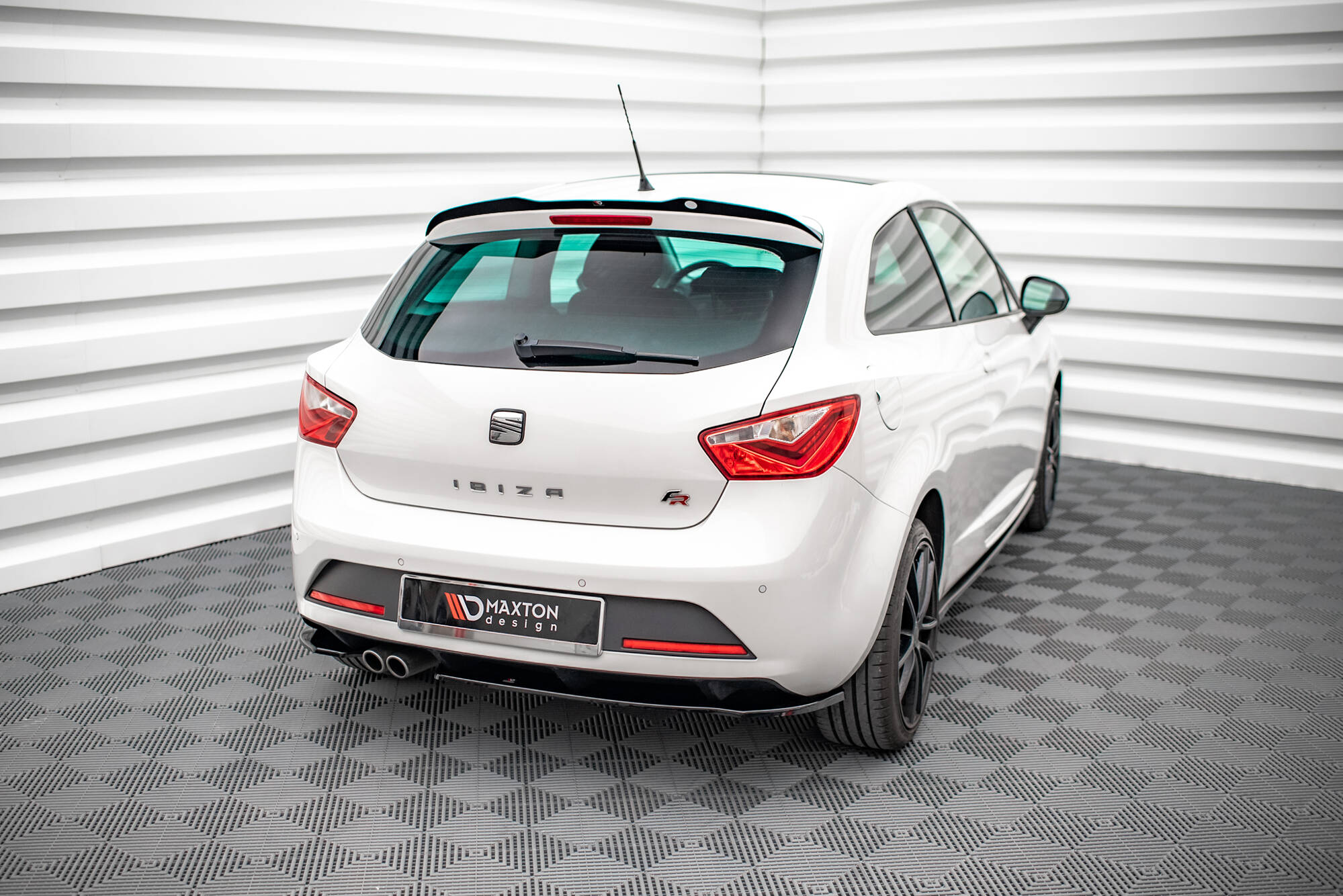 Street+ Heck Ansatz Flaps passend für Seat Ibiza FR SC Mk4 FL schwarz Hochglanz