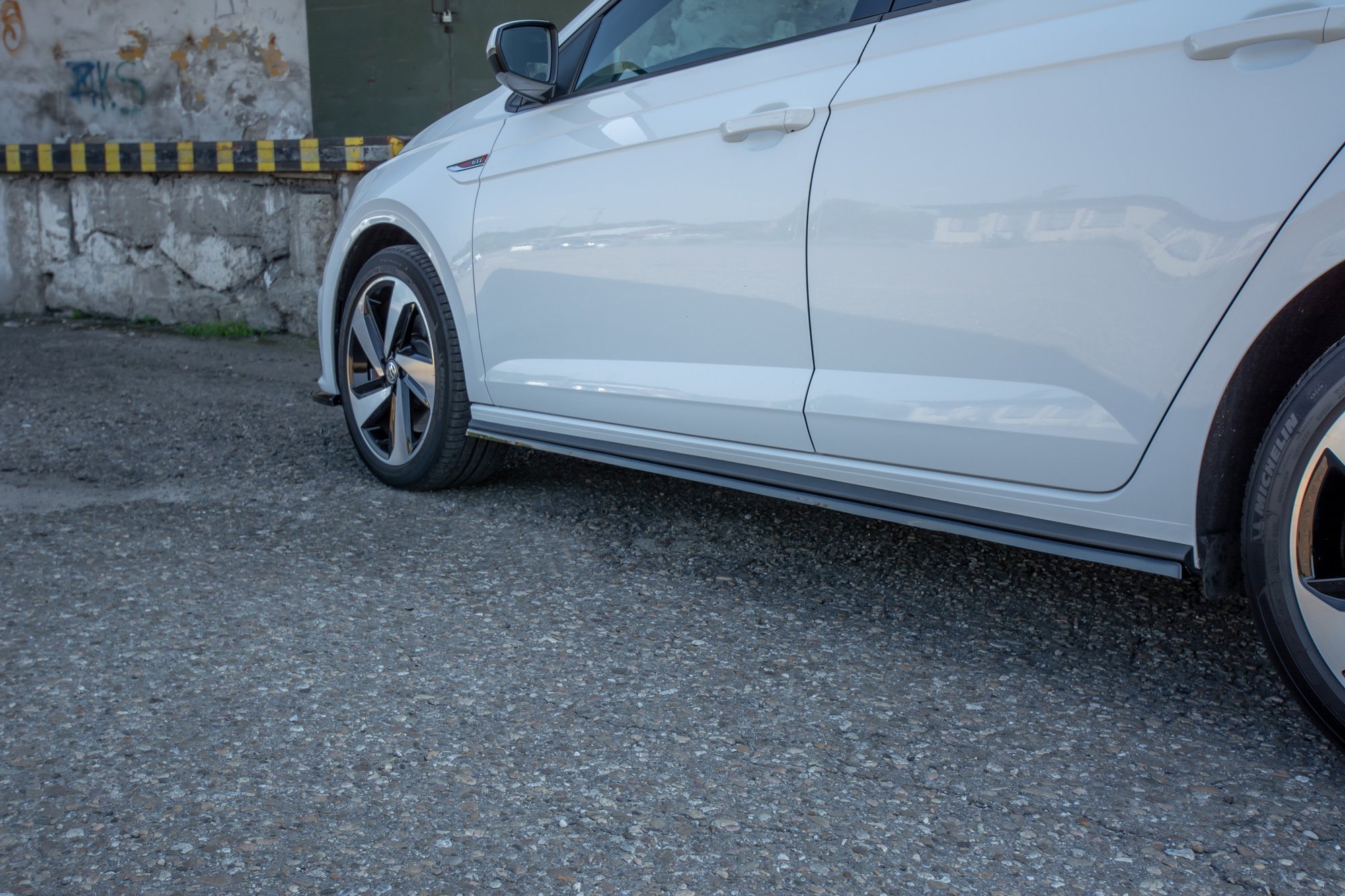 Side Skirts Diffusers VW Polo GTI / R-line Mk6 schwarz Hochglanz