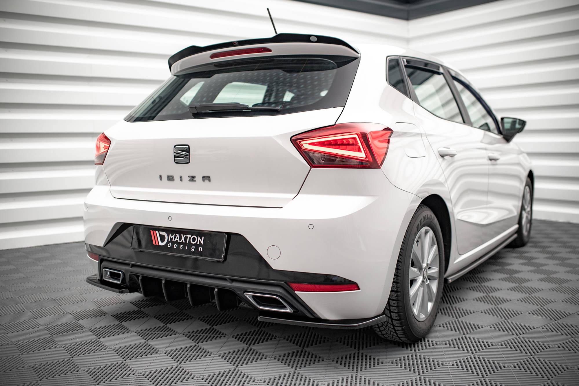 Heck Spoiler Aufsatz Abrisskante passend für Seat Ibiza FR/ Standard Mk5 schwarz Hochglanz
