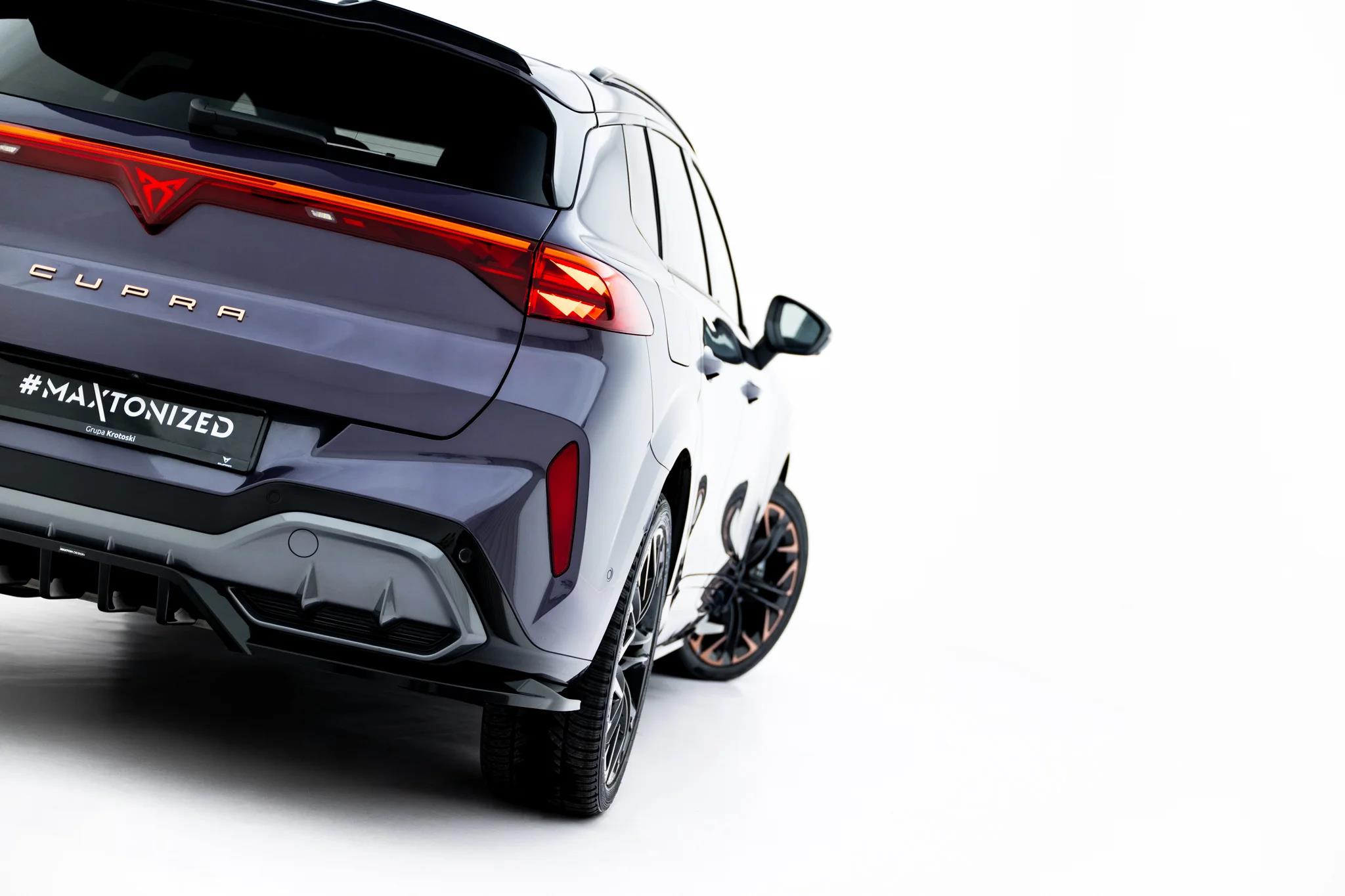 Diffusor Heckansatz passend für V.4 Cupra Terramar Mk1 mit AHK schwarz Hochglanz