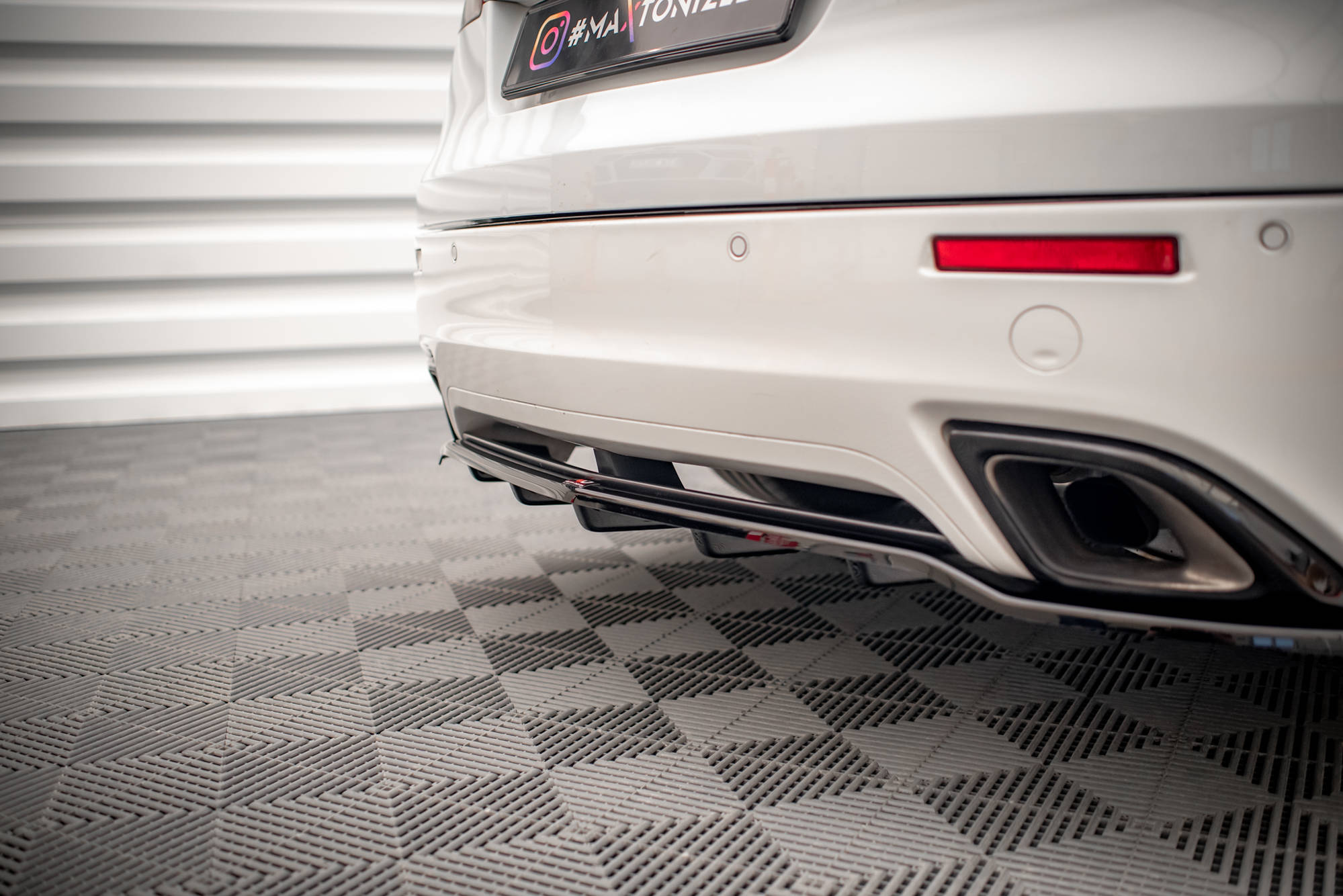 Street+ Mittlerer Diffusor RACE Heck Ansatz passend für Opel Insignia OPC Mk1 schwarz Hochglanz