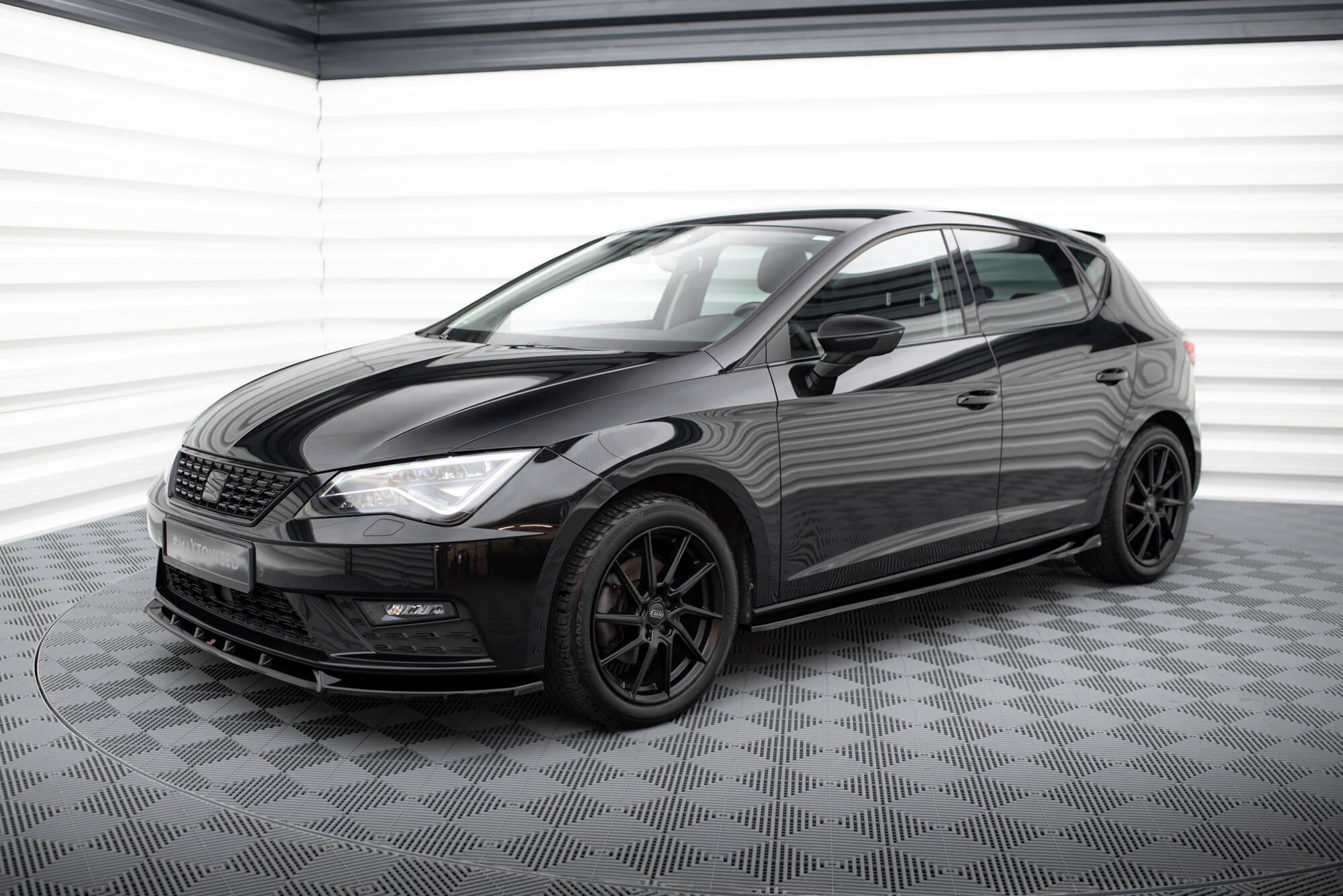 Seitenschweller Ansatz für V.4 Seat Leon Cupra / FR Mk3 FL schwarz Hochglanz