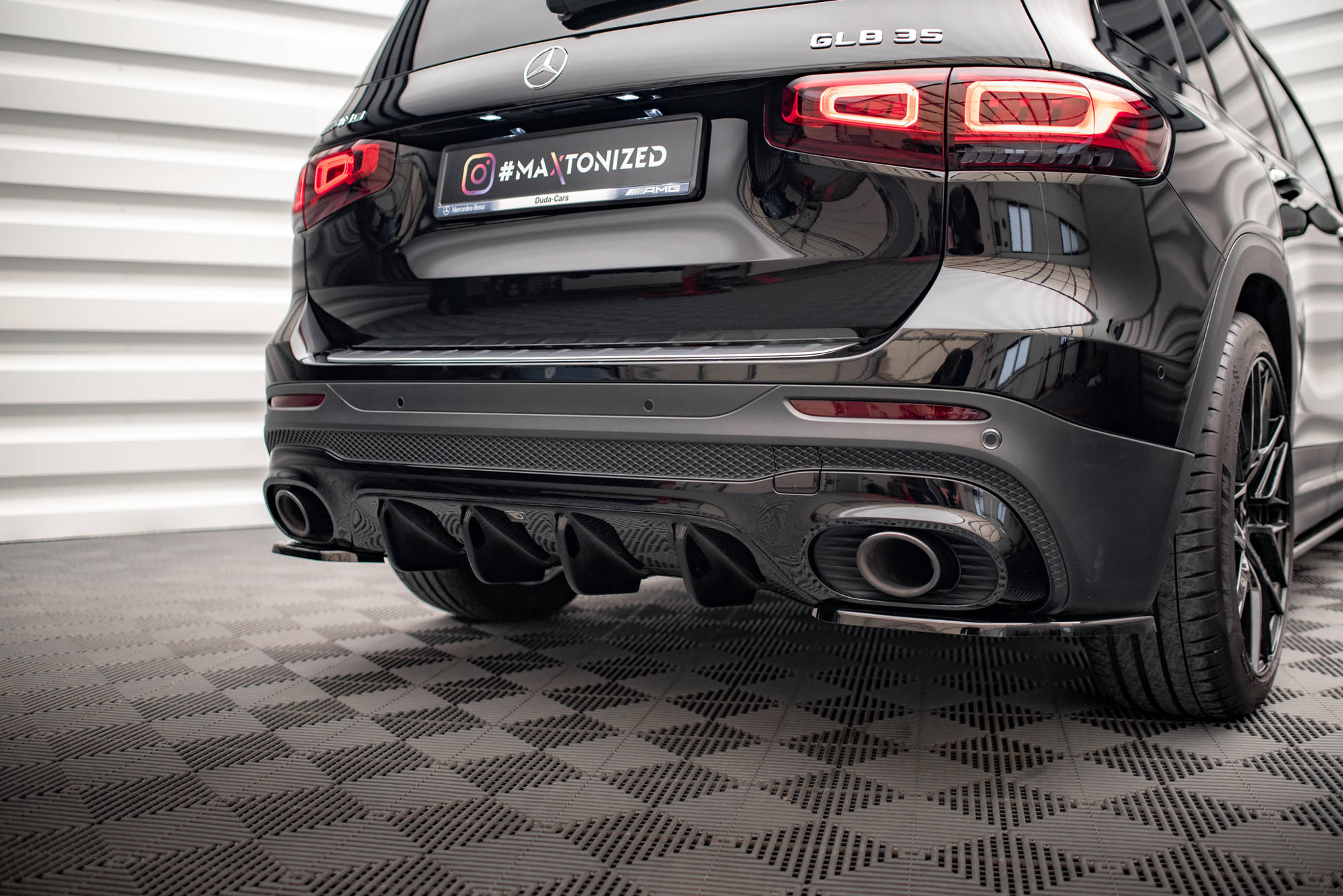 Street+ Heck Ansatz Diffusor passend für Mercedes-AMG GLB 35 / AMG-Line X247 schwarz Hochglanz