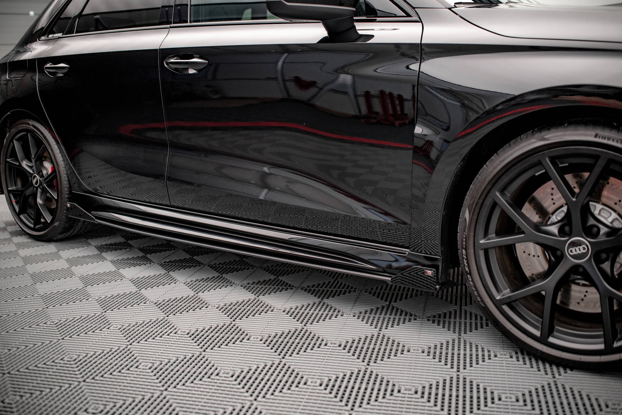 Street Pro Seitenschweller Leisten + Flaps passend für Audi RS3 Sportback 8Y schwarz Hochglanz