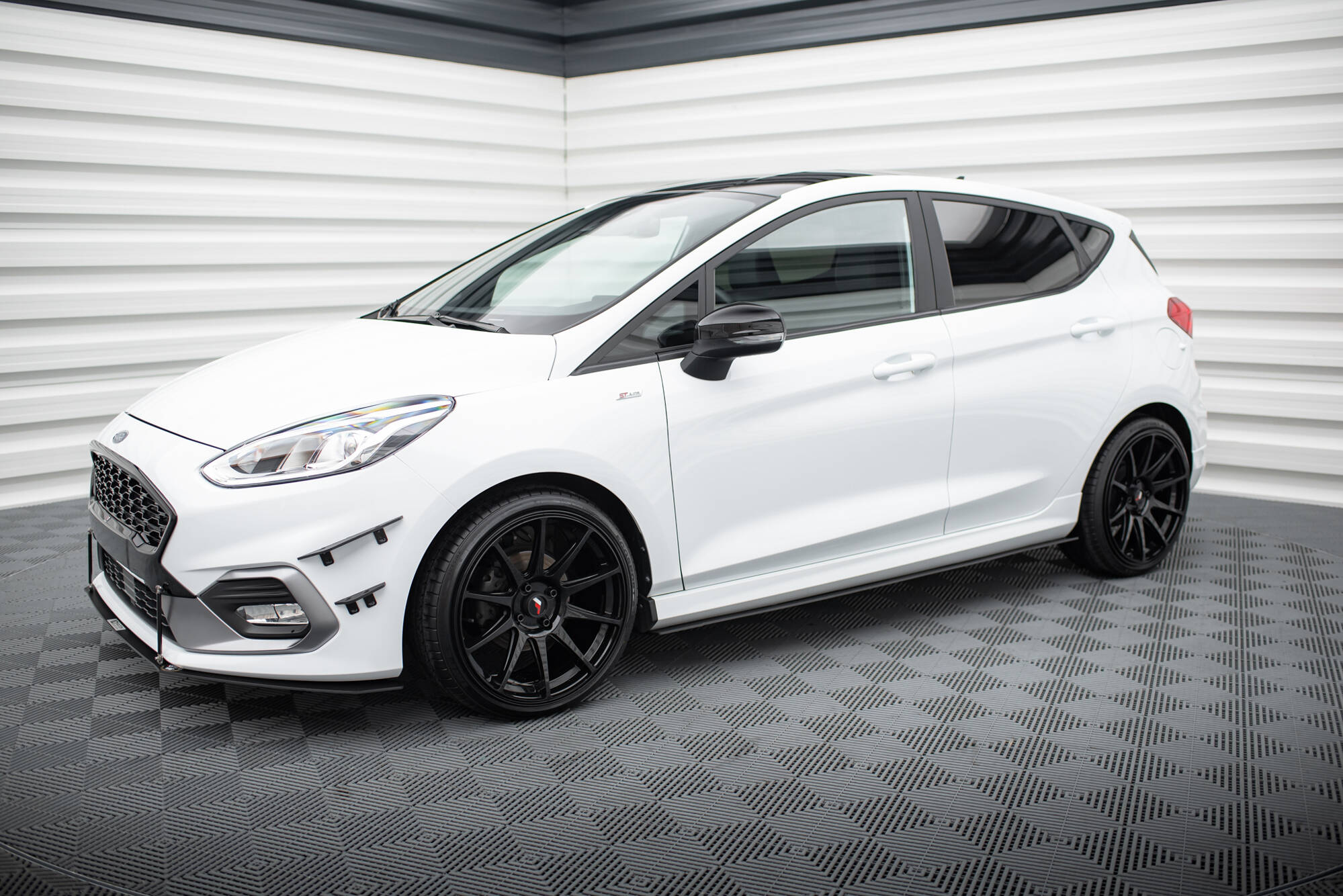 Street Pro Seitenschweller Leisten V.2 passend für Ford Fiesta Mk8 ST / ST-Line schwarz Hochglanz