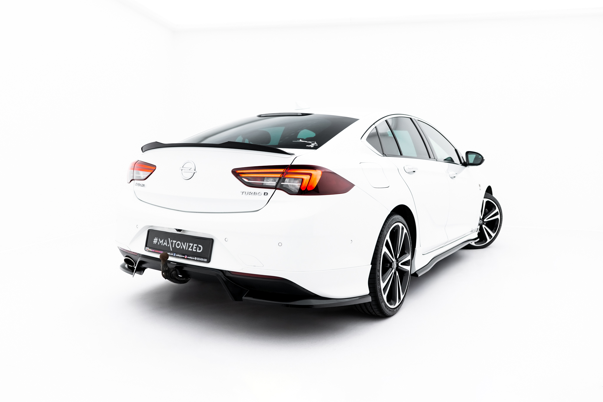Street+ Mittlerer Diffusor RACE Heck Ansatz passend für Opel Insignia OPC-Line Mk2 schwarz Hochglanz