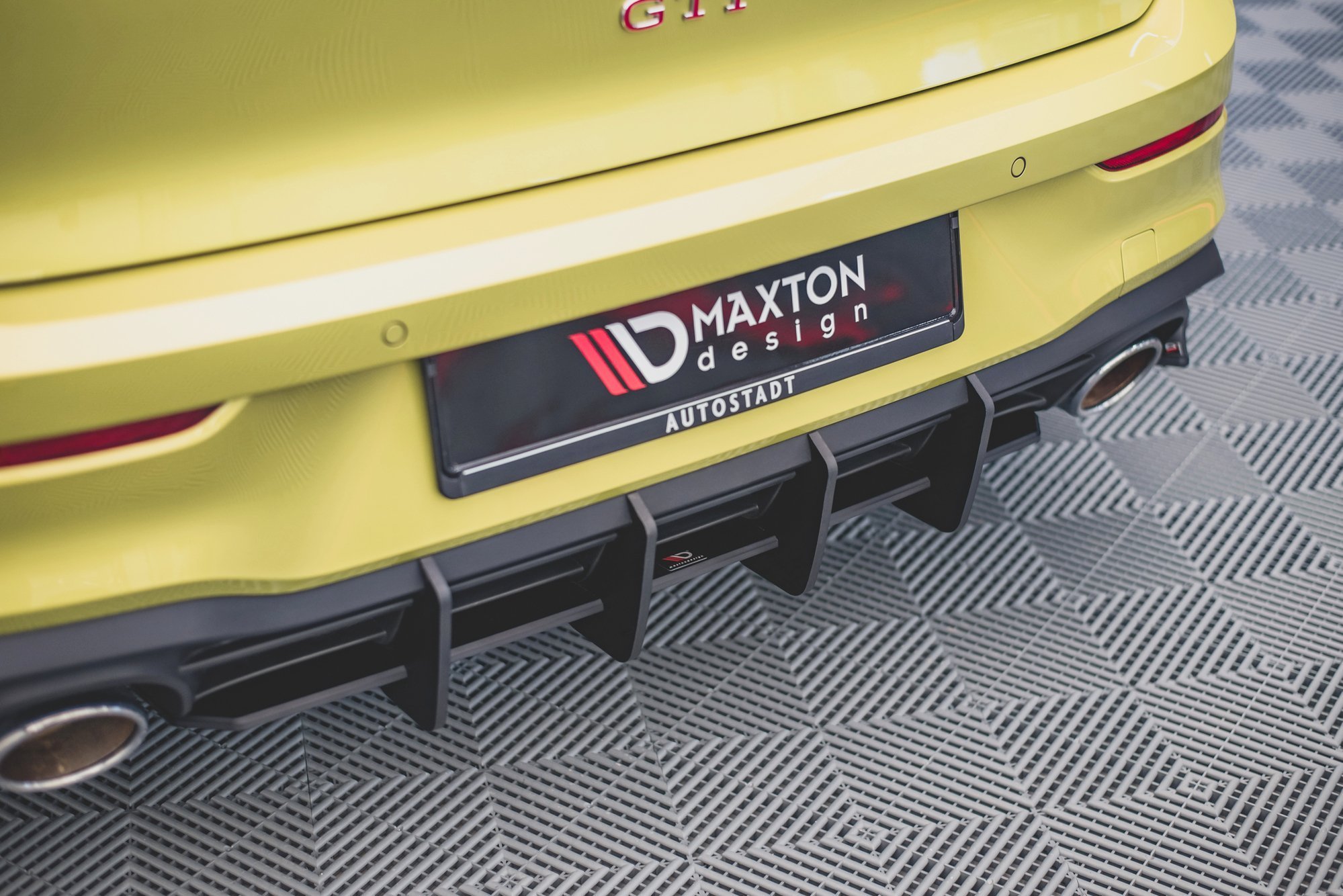 Street Pro Heckschürze Heck Ansatz Diffusor V.2 passend für VW Golf 8 GTI Clubsport rot