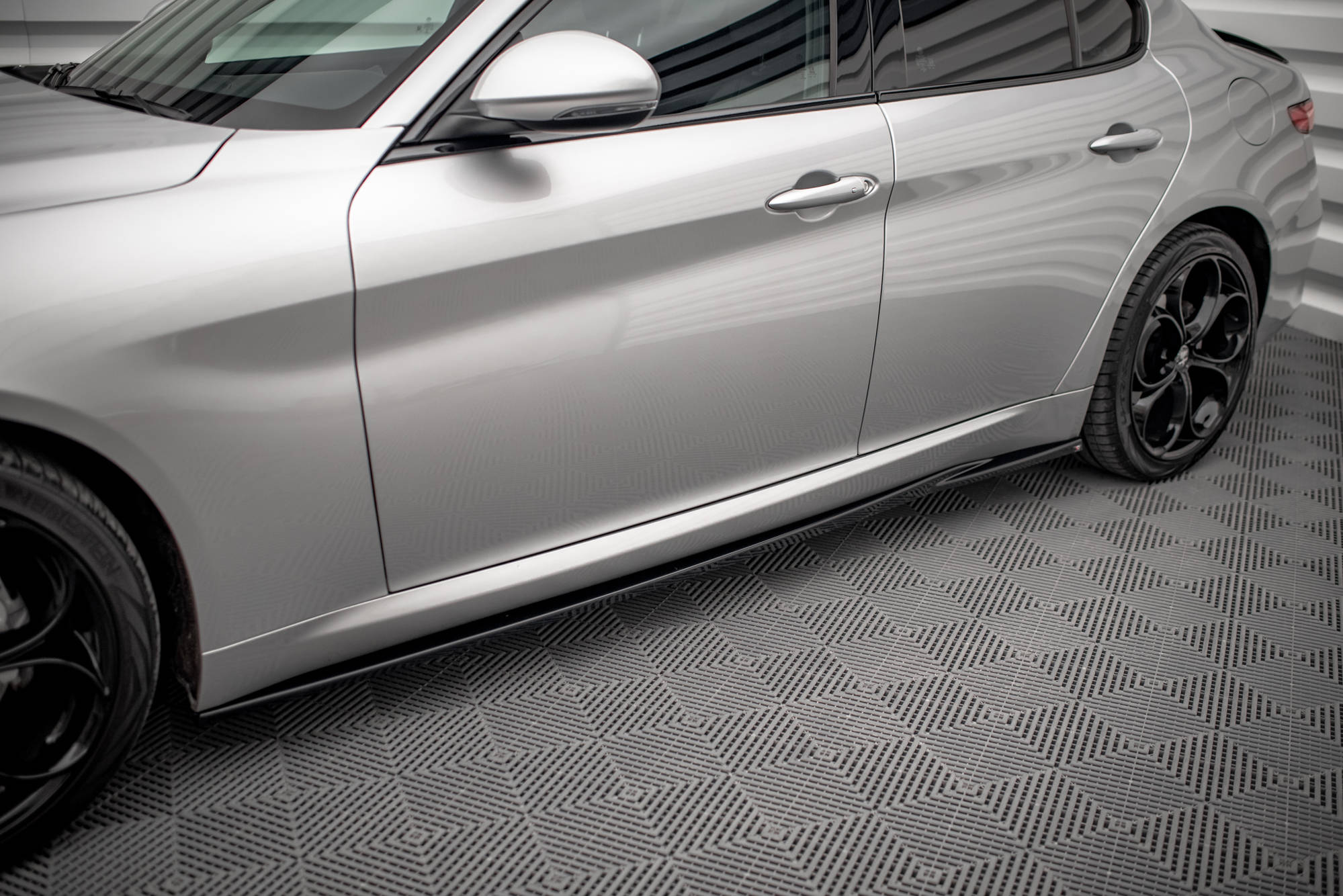 Street+ Seitenschweller Leisten passend für Alfa Romeo Giulia Sport schwarz Hochglanz