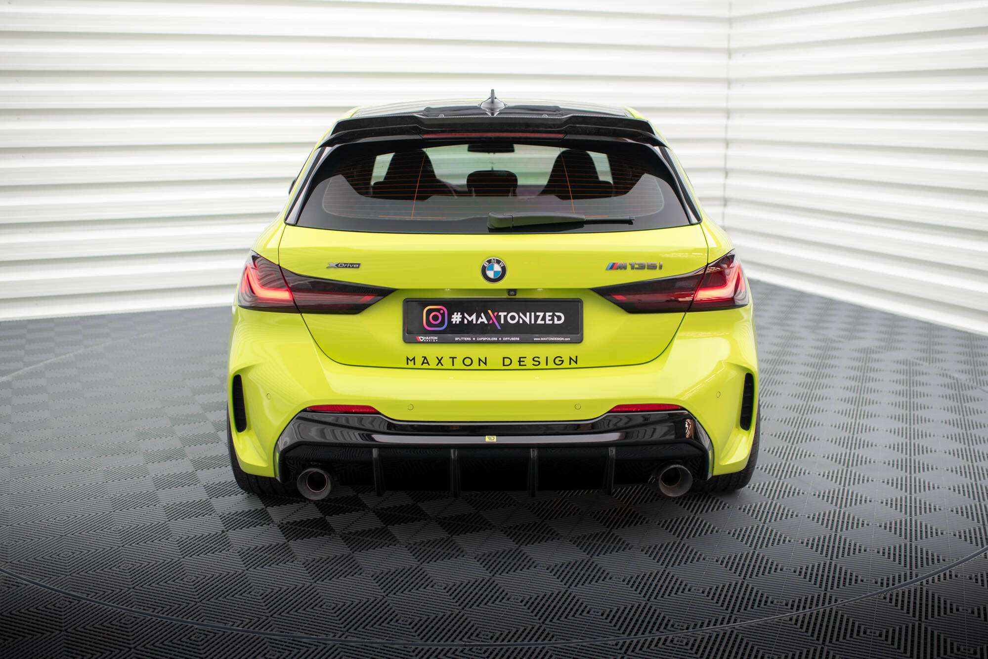 Street+ Heck Ansatz Diffusor V.3 passend für BMW 1er F40 M-Paket/ M135i / 128ti Einzelauspuff li. re. schwarz Hochglanz