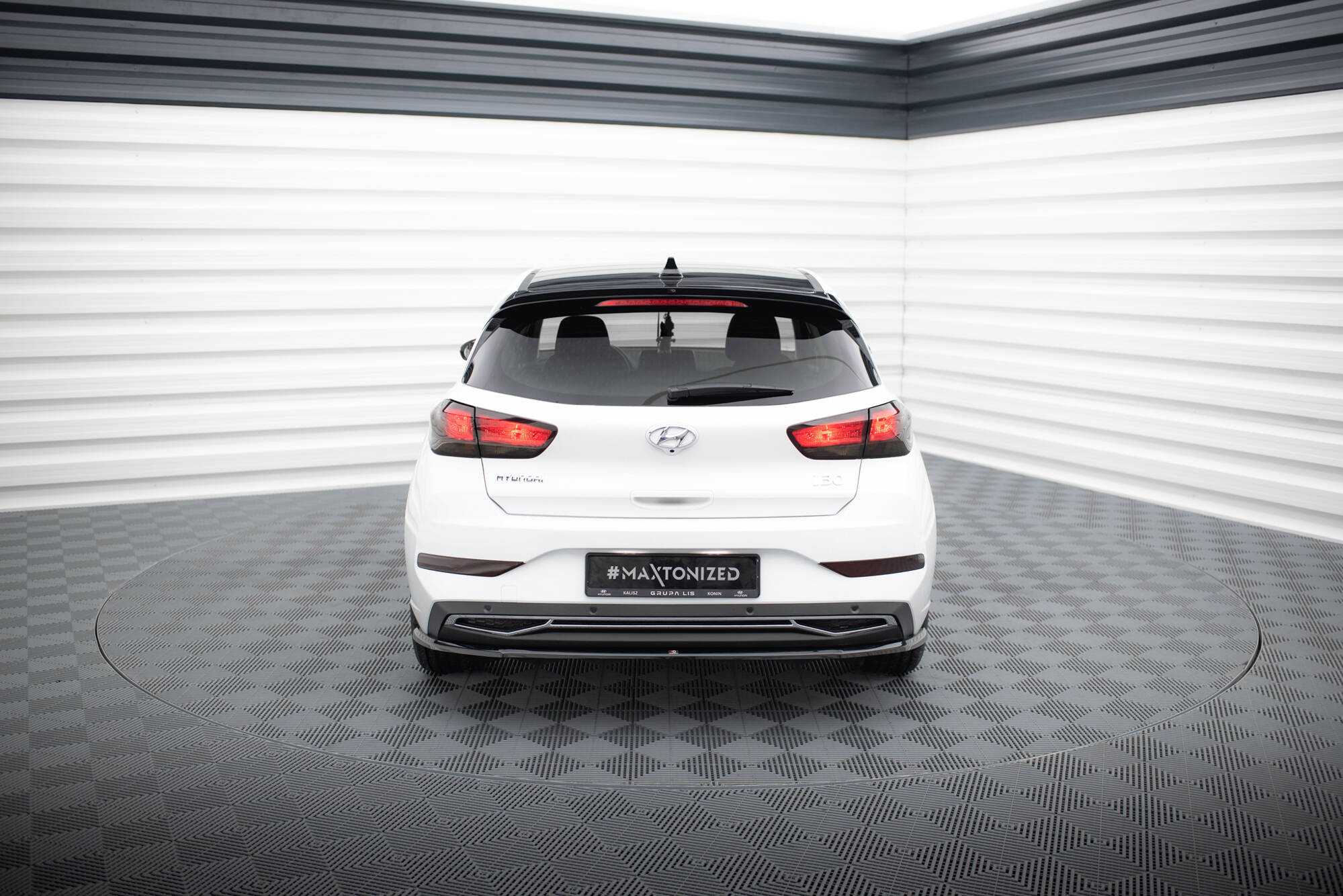 Spoiler CAP für HYUNDAI I30 MK3 HATCHBACK schwarz Hochglanz