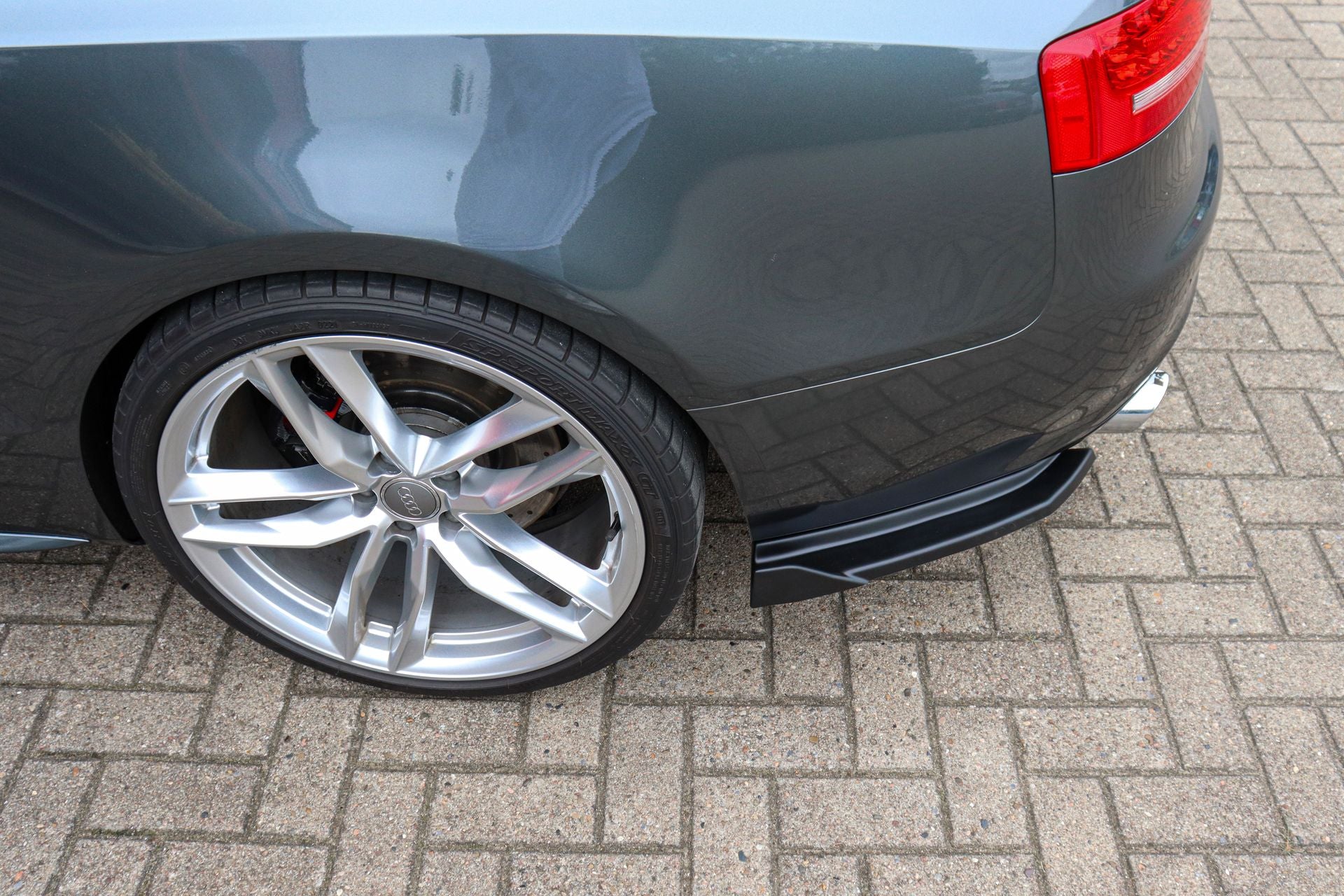 Heckansatz Seitenteile aus ABS mit Wings für Audi A5 B8 nur für Cabrio / Coupe Schwarz Glanz
