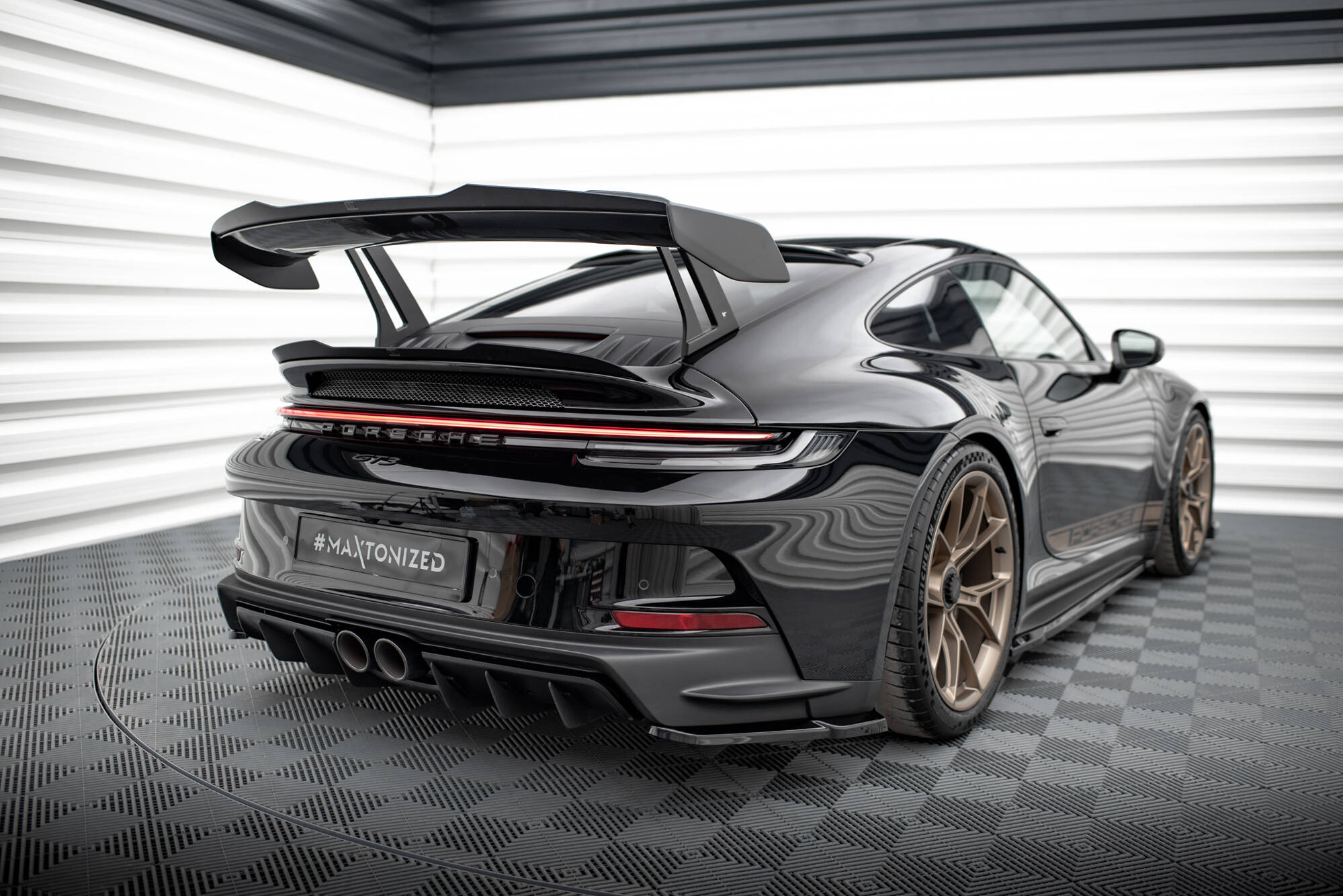 Street+ Heck Ansatz Flaps passend für Porsche 911 992 GT3 schwarz Hochglanz