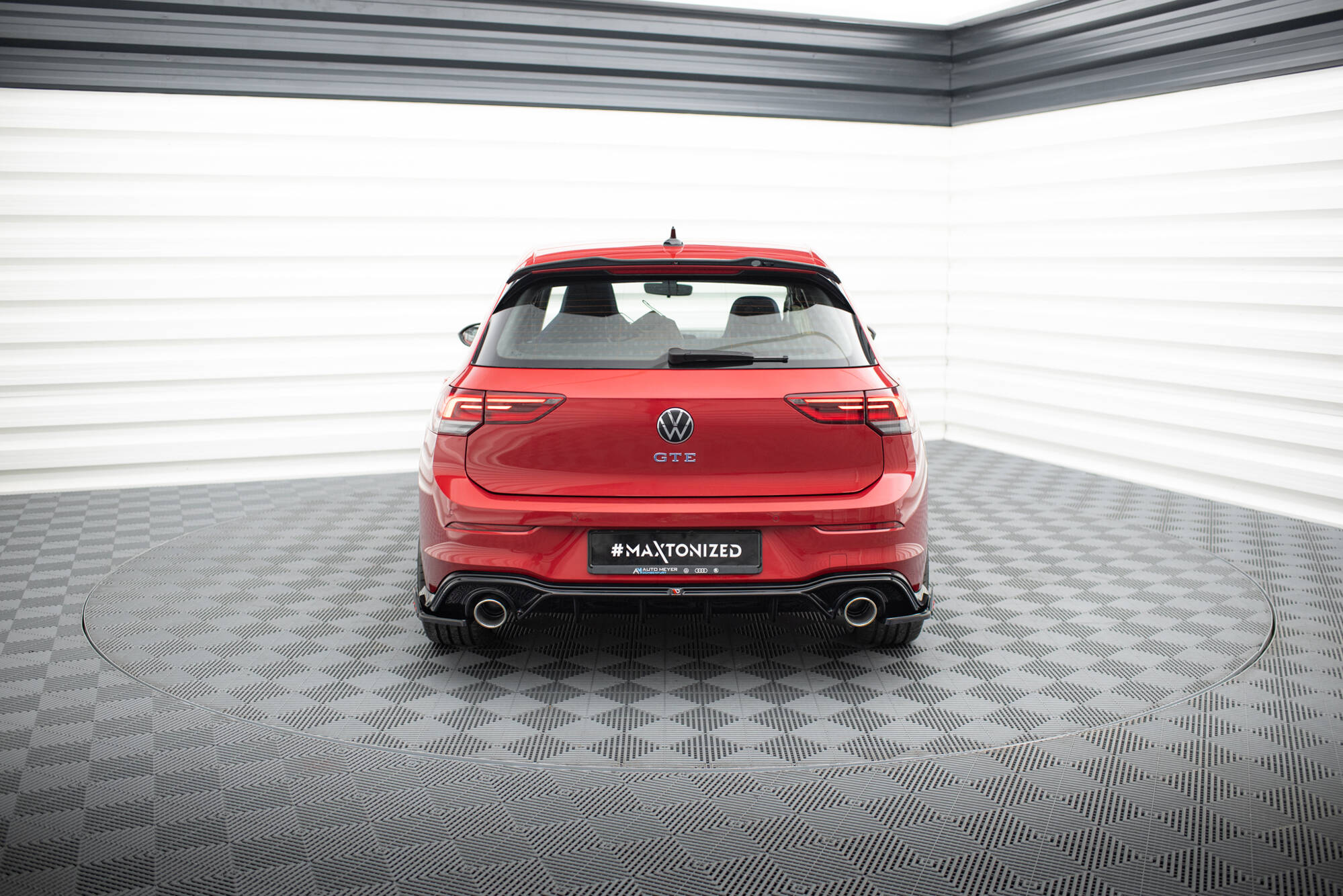 Street+ Heck Ansatz Diffusor + Endrohre passend für VW Golf GTE / R-Line Mk8 / Mk8 FL