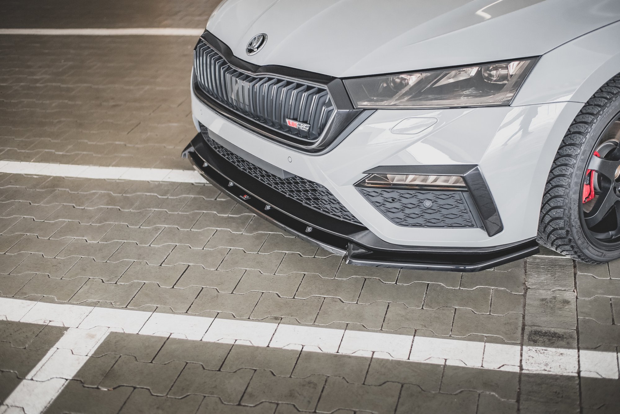 Street+ Spoilerlippe Front Ansatz V.1 passend für Skoda Octavia RS Mk4 schwarz Hochglanz