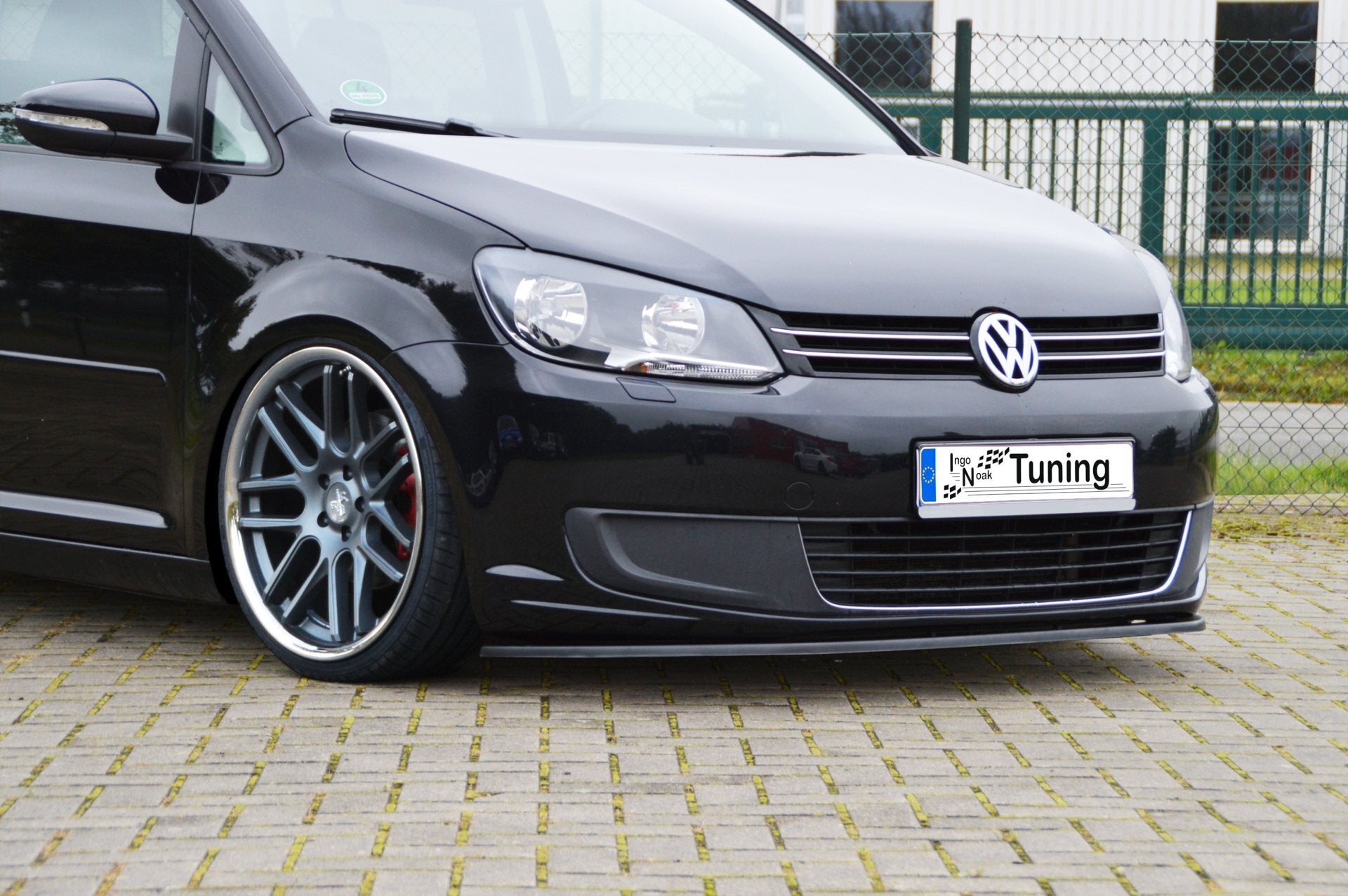 Cup Frontspoilerlippe für VW Touran Facelift 1T GP2 Schwarz Matt