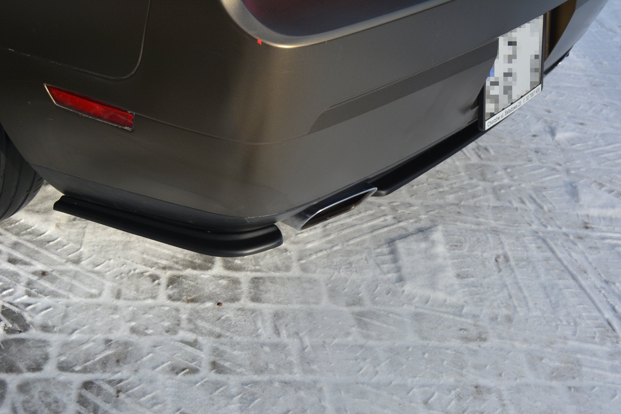 Heck Ansatz Flaps Diffusor für DODGE CHALLENGER MK3. PHASE-I SRT8 COUPE schwarz Hochglanz