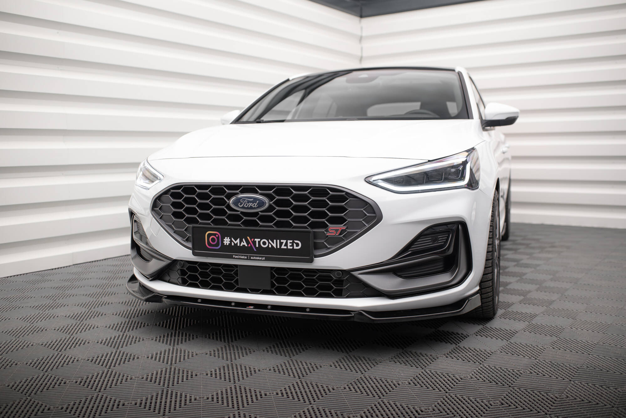 Front Ansatz V.7 für Ford Focus ST / ST-Line Mk4 Facelift schwarz Hochglanz