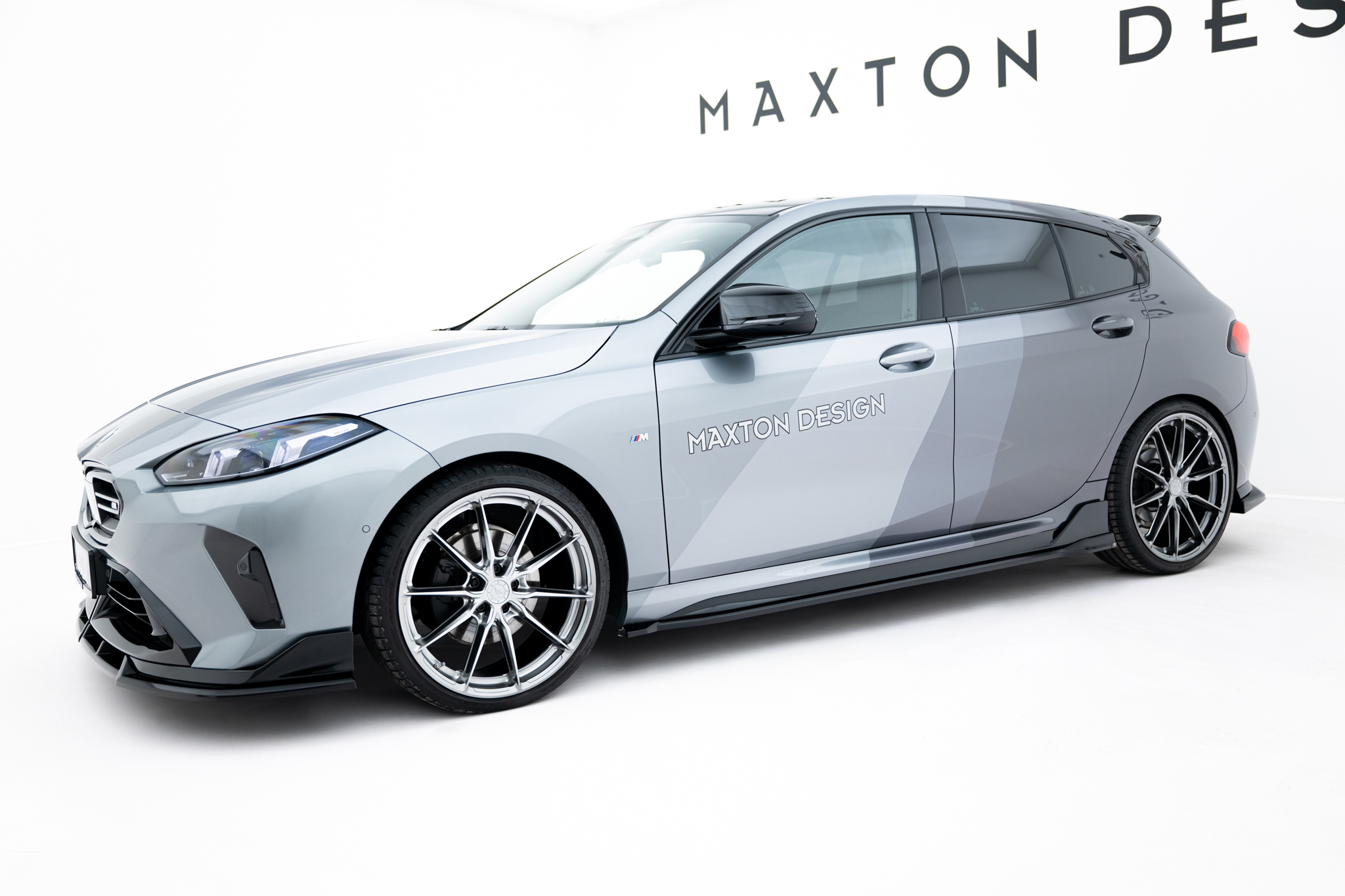 Street+ Seitenschweller Leisten V.2 passend für BMW M135i M Performance F70 schwarz Hochglanz