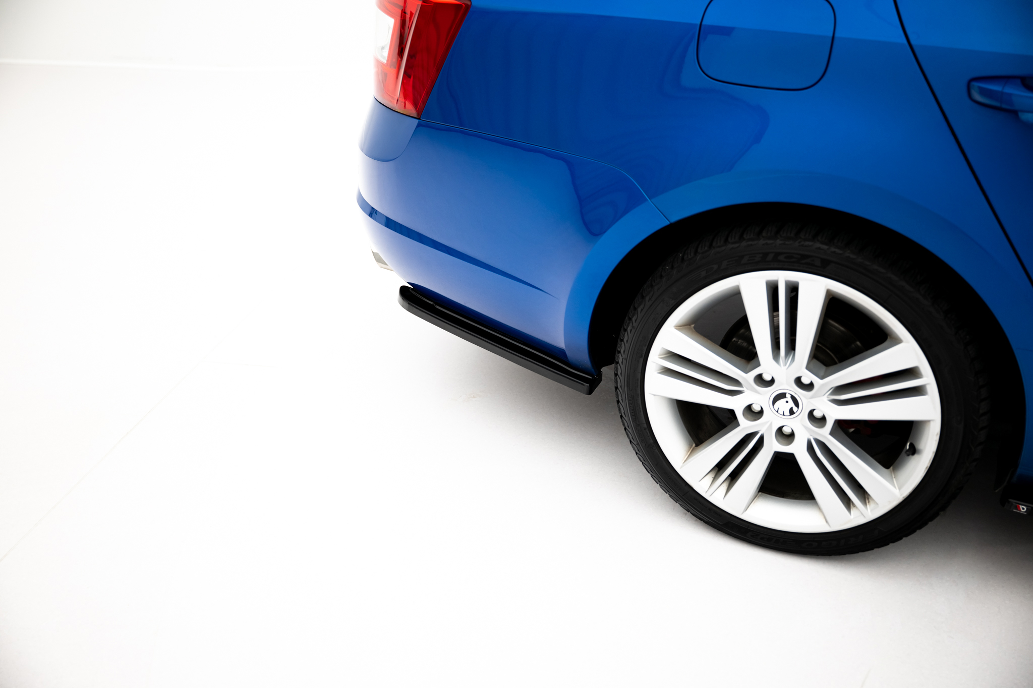 Heck Ansatz Flaps Diffusor für Skoda Octavia RS Mk3 / Mk3 FL Hatchback / Kombi schwarz Hochglanz