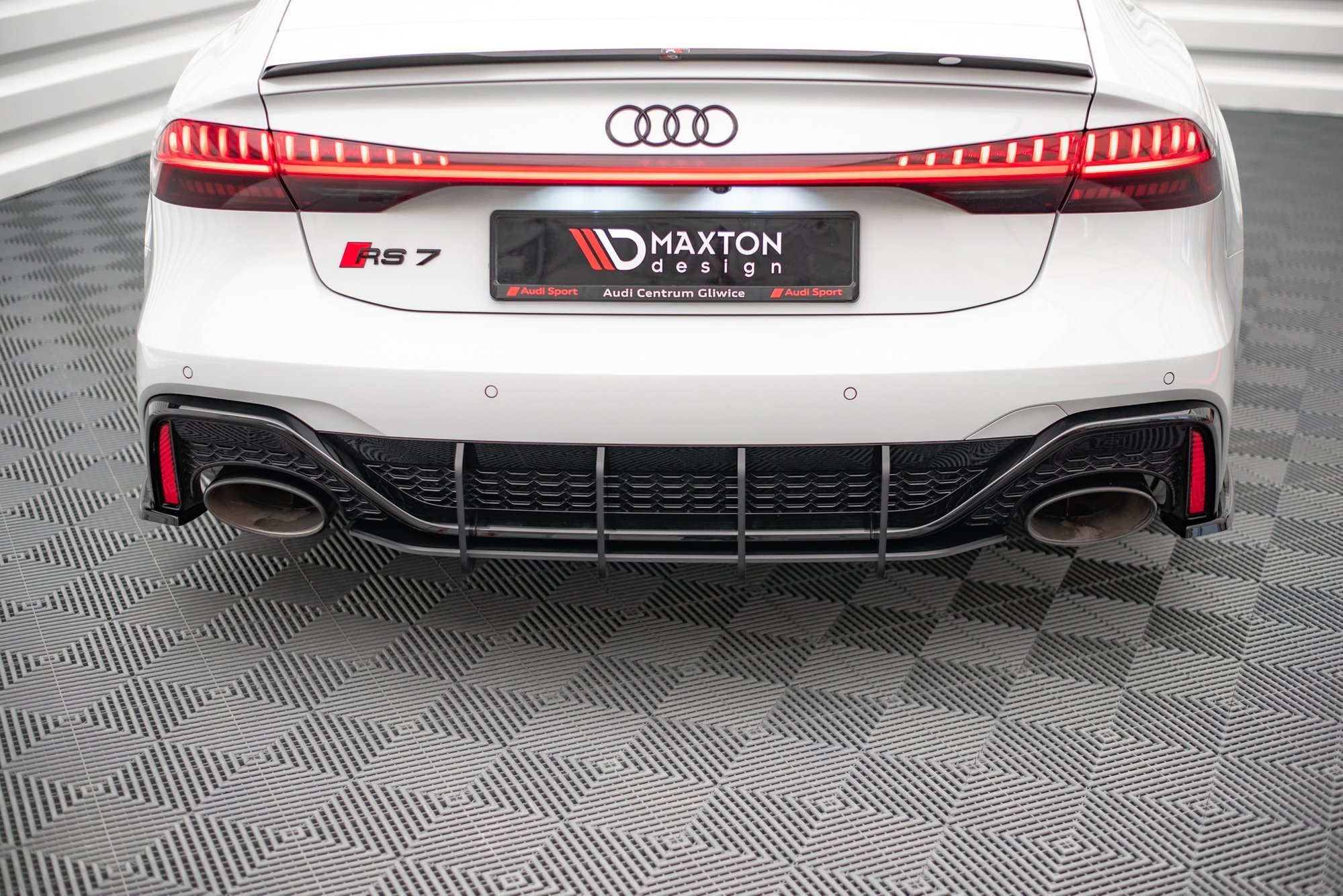 Street Pro Heckschürze Heck Ansatz Diffusor passend für Audi RS7 C8 / RS6 C8 rot