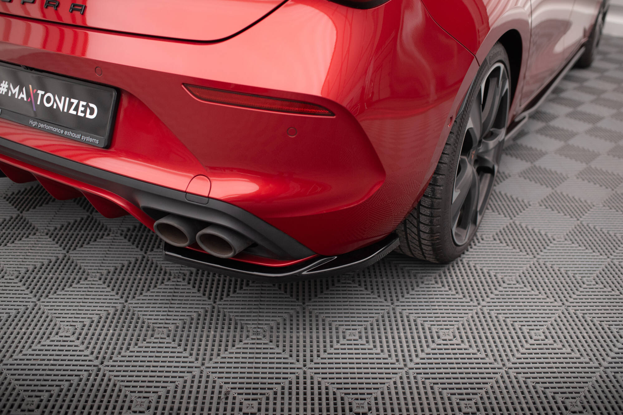 Diffusor Flaps V.1 passend für CUPRA Leon Hatchback Mk1 schwarz Hochglanz
