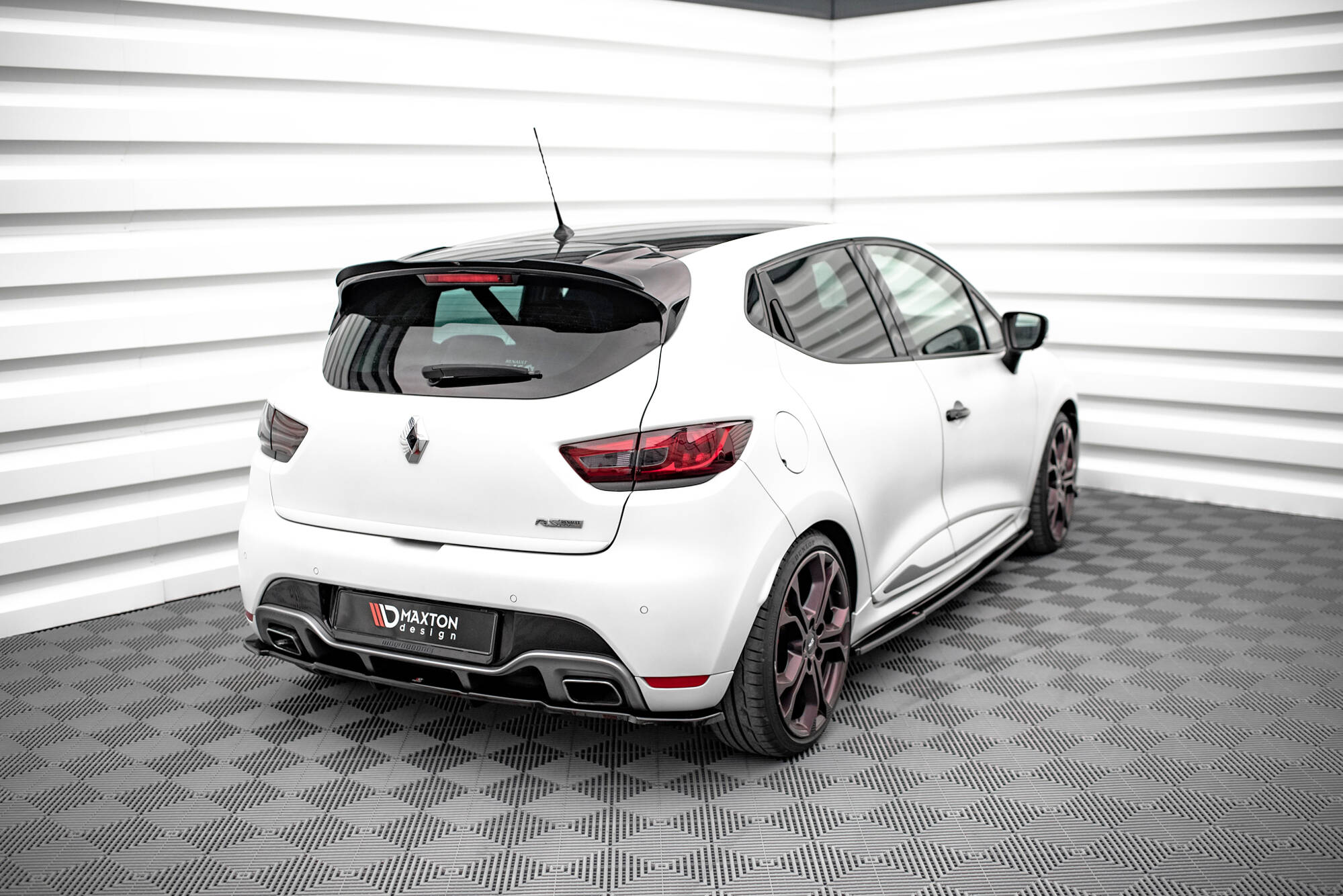 Street+ Mittlerer Diffusor RACE Heck Ansatz passend für Renault Clio RS Mk4 schwarz Hochglanz