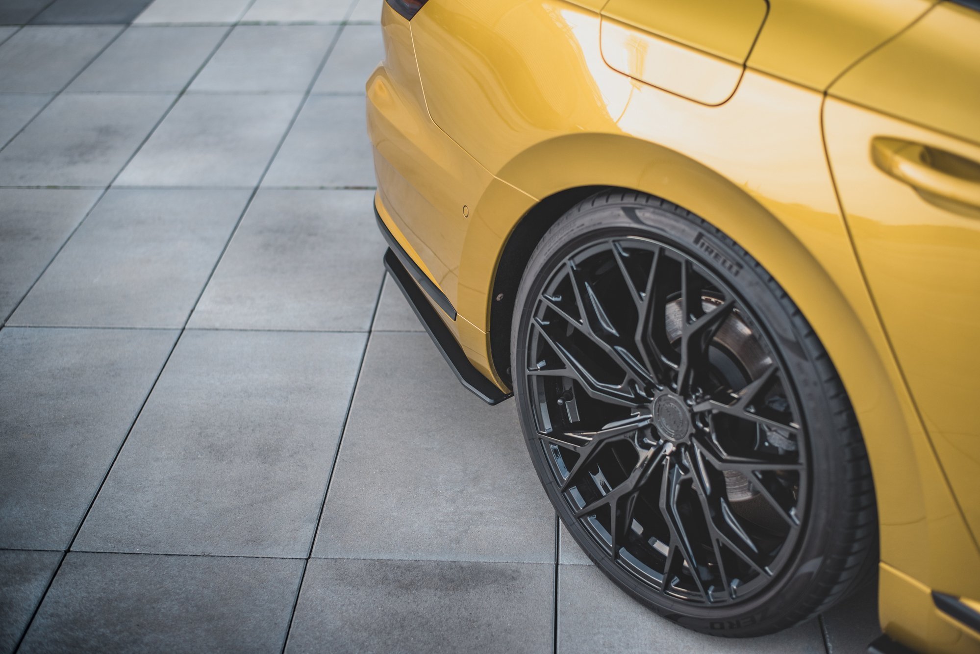 Street Pro Heck Ansatz Diffusor passend für VW Arteon R-Line schwarz-rot