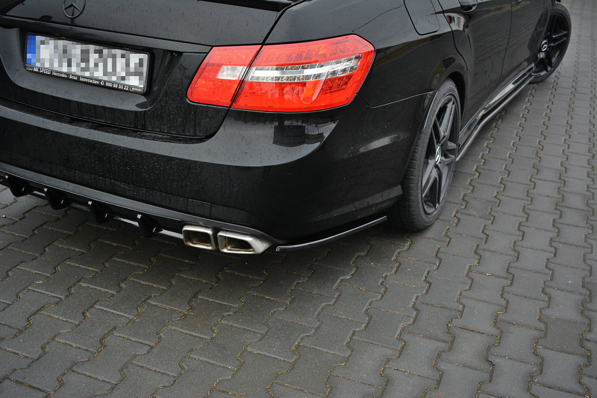 Heck Ansatz Flaps Diffusor für Mercedes-Benz E63 AMG W212 schwarz Hochglanz