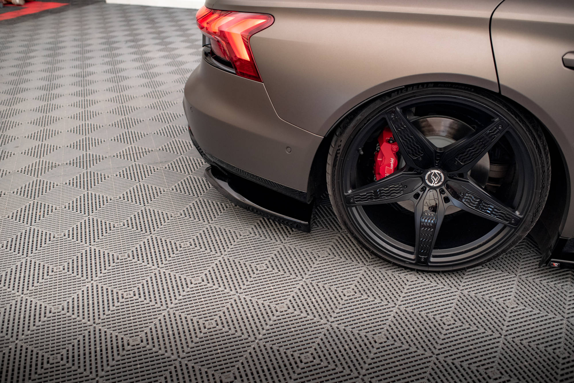 Street+ Heck Ansatz Flaps V.2 passend für Audi e-Tron GT / RS GT Mk1 schwarz Hochglanz