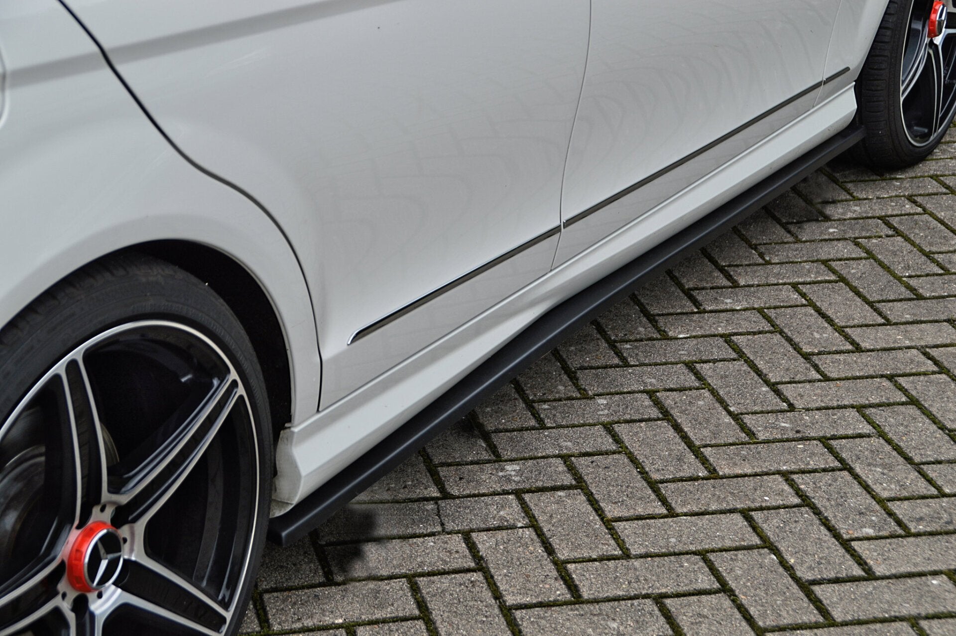 Seitenschweller im Cup Look für Mercedes C W204/ S204 AMG-Line, Limousine + T-Modell Carbon Optik
