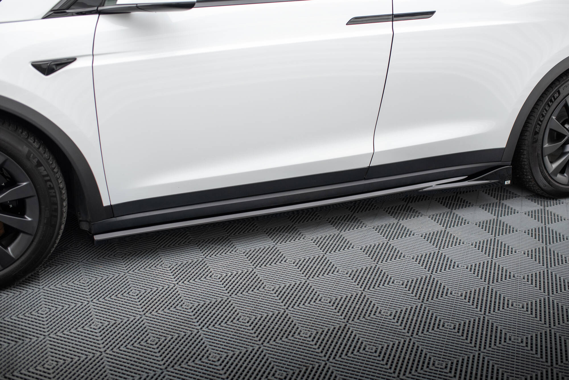 Seitenschweller Ansatz Paar passend für Tesla Model X Mk1 FL schwarz Hochglanz
