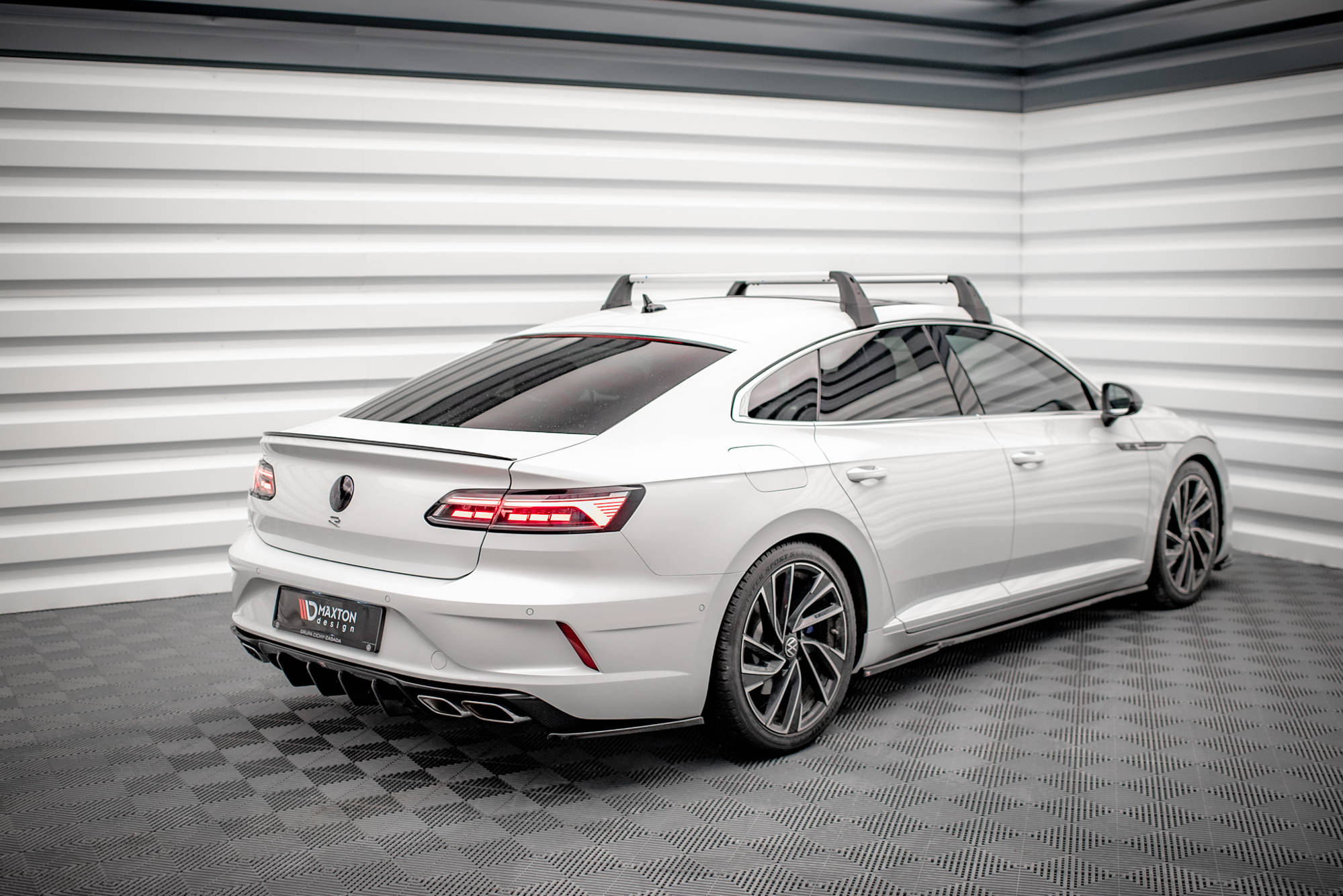 Street+ Heck Ansatz Flaps passend für VW Arteon R Limousine / Shooting Brake Mk1 FL schwarz Hochglanz