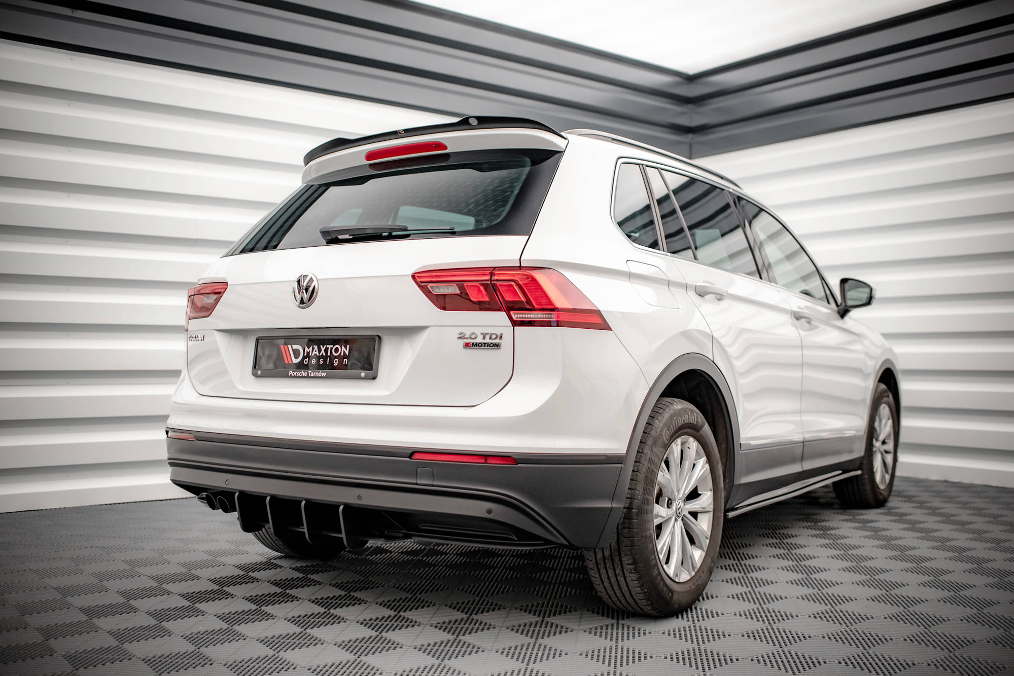 Street Pro Heckschürze Heck Ansatz Diffusor passend für VW Tiguan Mk2 rot