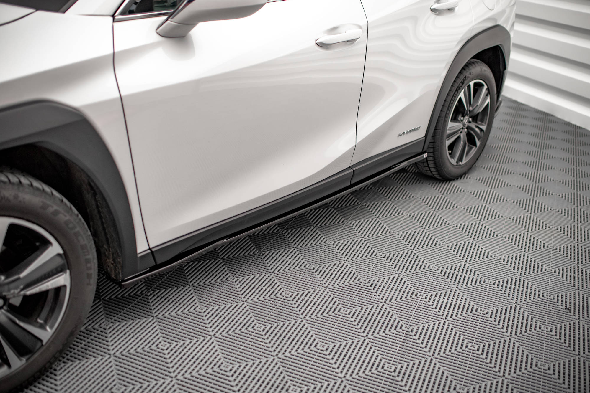 Street+ Seitenschweller Leisten passend für Lexus UX F-Sport Mk1 schwarz Hochglanz