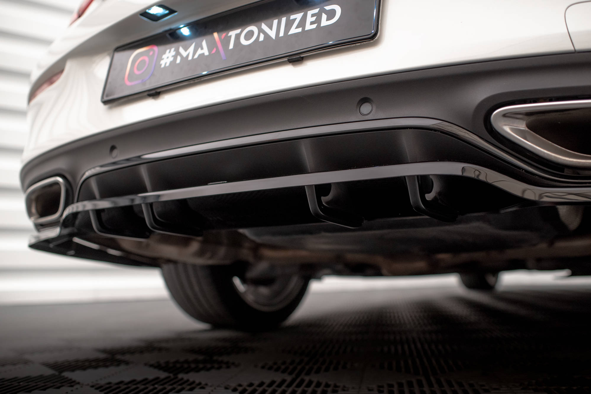 Street+ Mittlerer Diffusor RACE Heck Ansatz passend für Mercedes C Coupe AMG-Line C205 FL schwarz Hochglanz