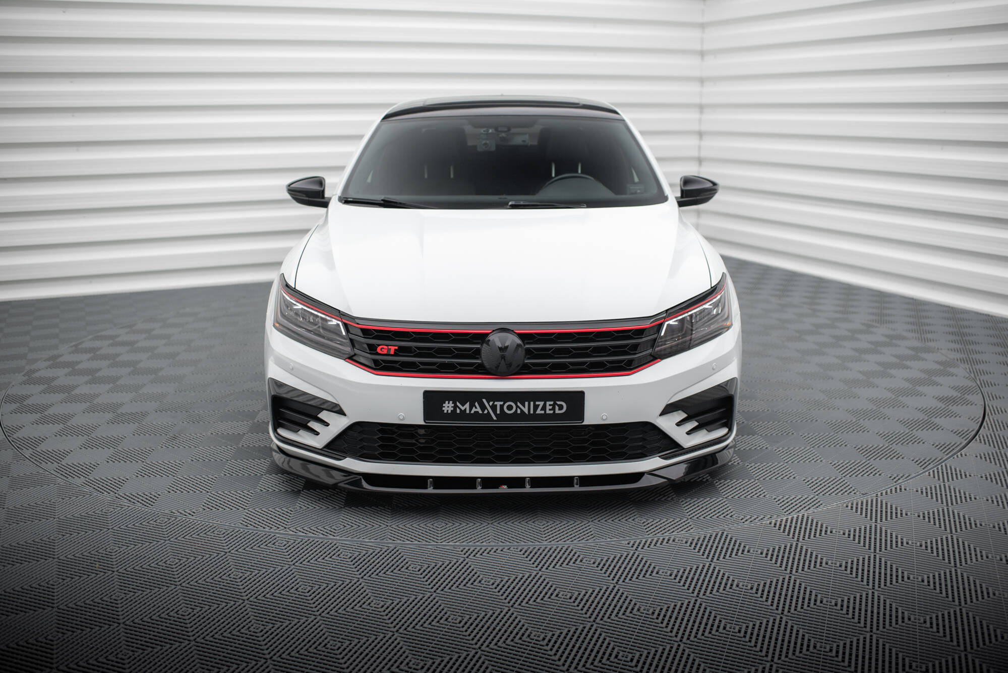 Street+ Spoilerlippe Front Ansatz V.2 passend für VW Passat GT B8 FL USA schwarz Hochglanz